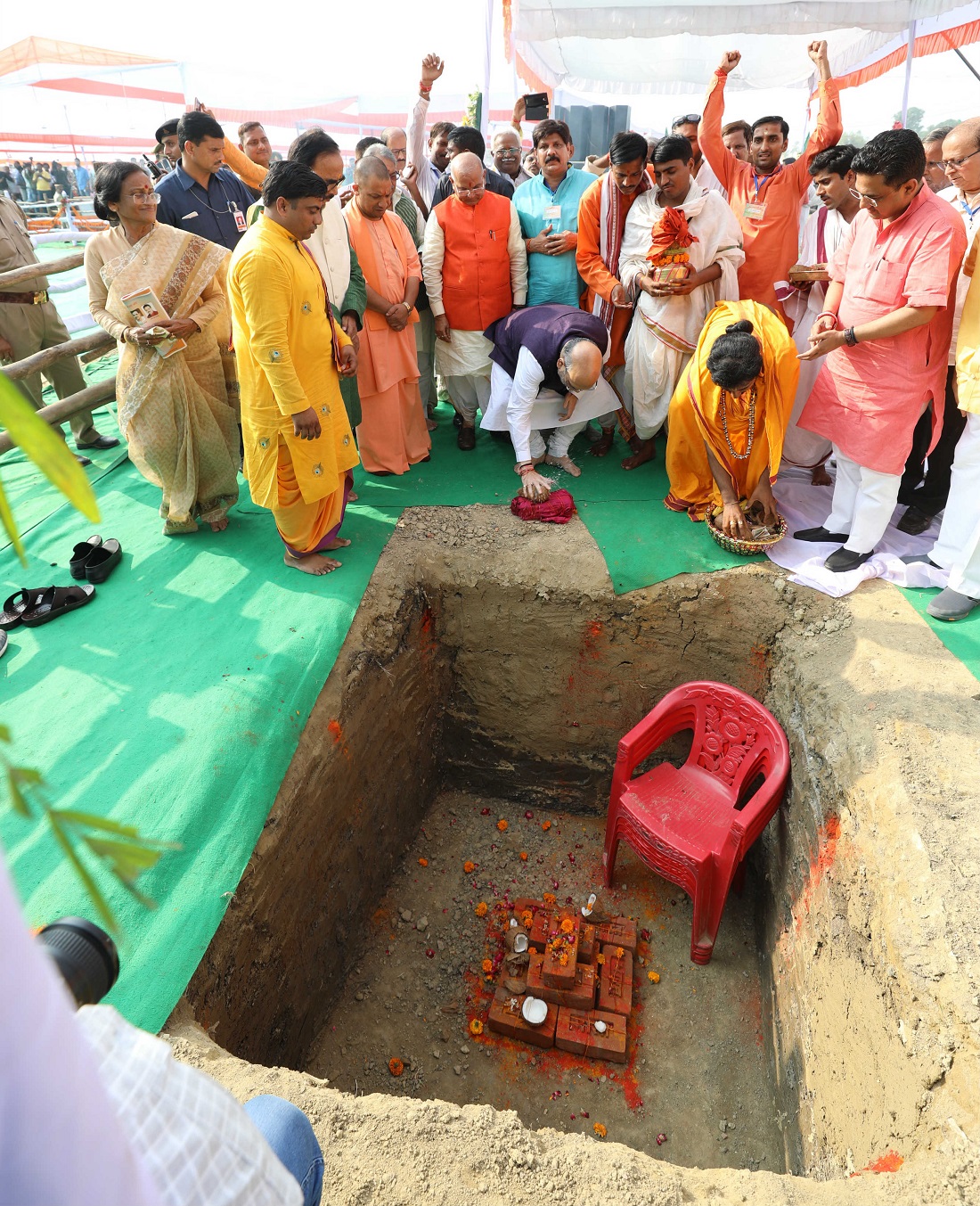 BJP National President Shri Amit Shah laying the foundation stone of 51 BJP district Offices in Sitapur, Uttar Pradesh.