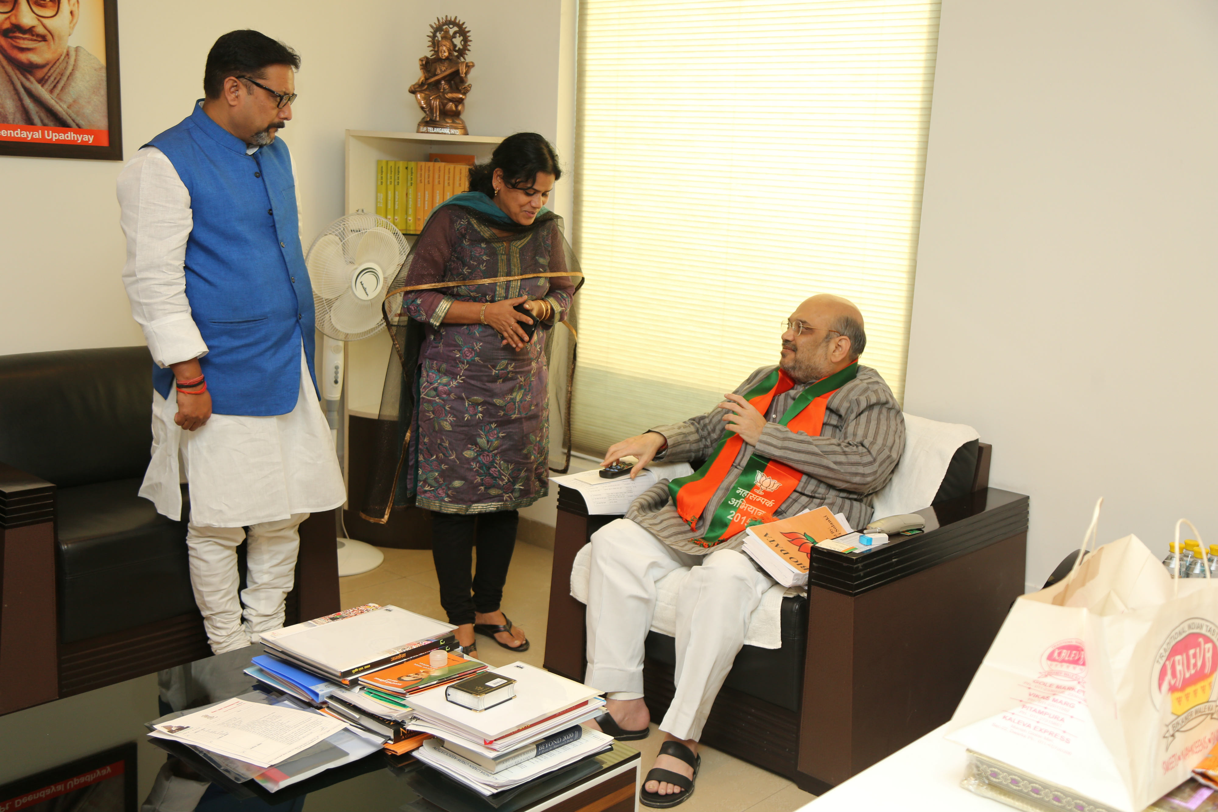 BJP National President Shri Amit Shah meeting with Karyakarta & General Public during Jan-Samwaad on November 16, 2015