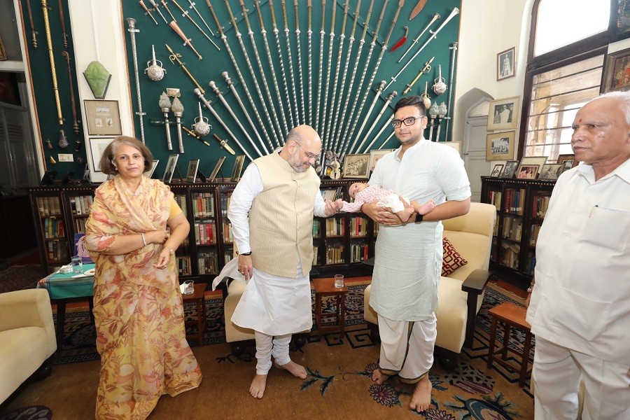 Photographs : BJP National President, Shri Amit Shah met with the Royal Family of Mysuru (Karnataka)