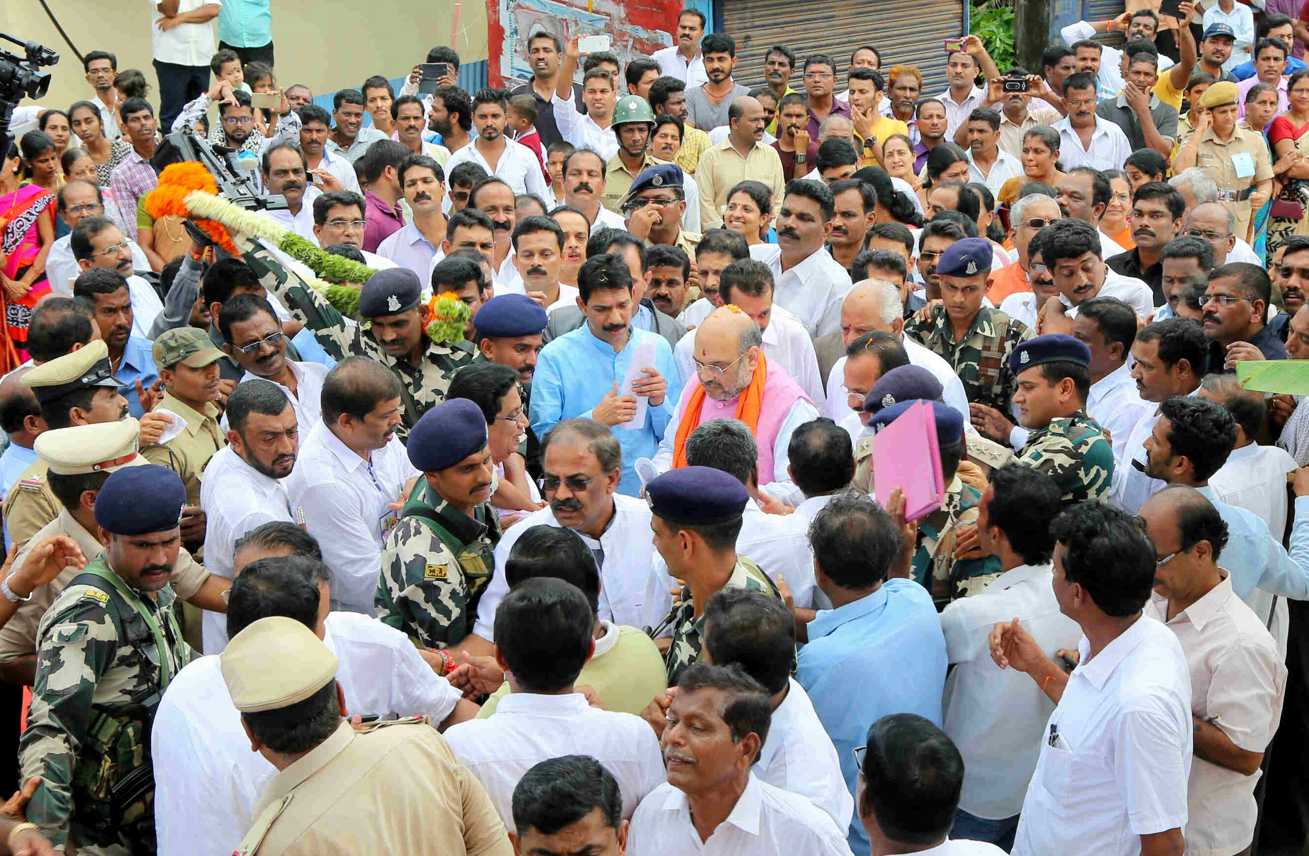 BJP National President, Shri Amit Shah paid floral tribute to the Queen of Ullal,Rani Abbakka in Ullal, Mangalore (Karnataka) on August 21, 2016