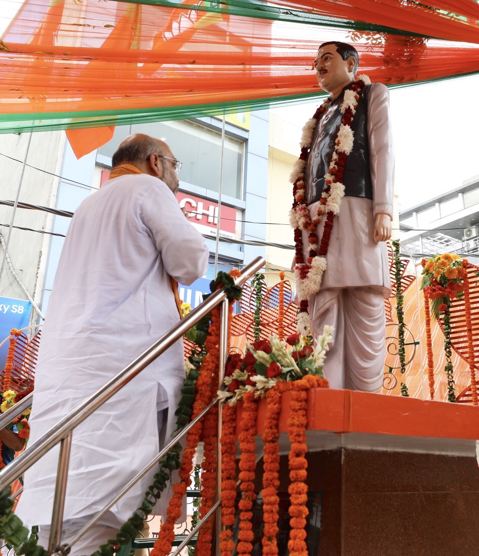 BJP National President, Shri Amit Shah paid floral tributes to former Deputy CM of Haryana and senior BJP leader Late Dr. Mangal Sein ji's statue in Rohtak (Haryana)