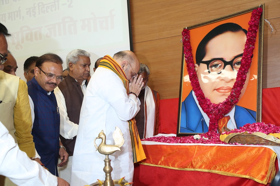  Photographs : BJP National President, Shri Amit Shah paying floral tributes to Dr. Babasahab Bhimrao Ambedkar on his jayanti at 6A, Deen Dayal Upadhyaya Marg, New Delhi