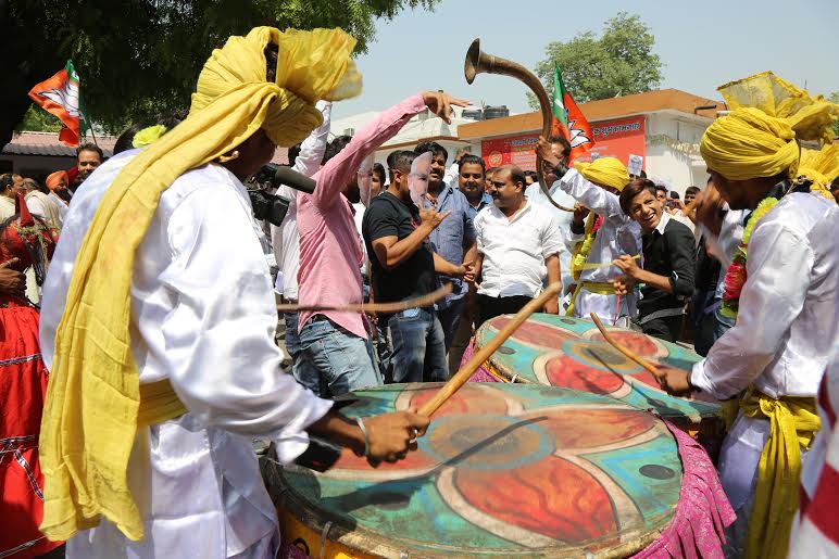 BJP National President, Shri Amit Shah received a grand welcome at BJP HQ on May 19, 2016