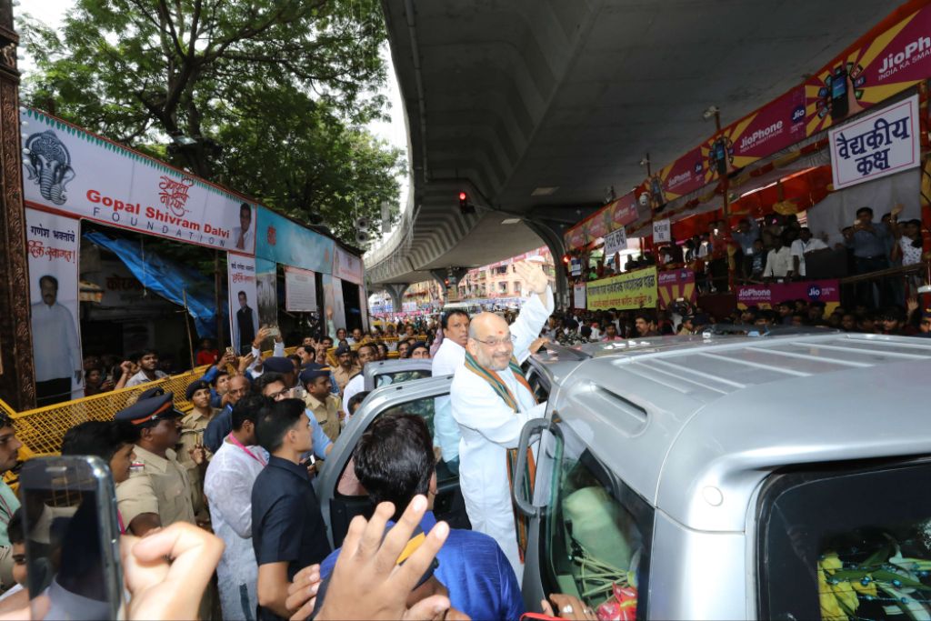 BJP National President Shri Amit Shah took blessings of Lalbaugcha Raja in Mumbai.