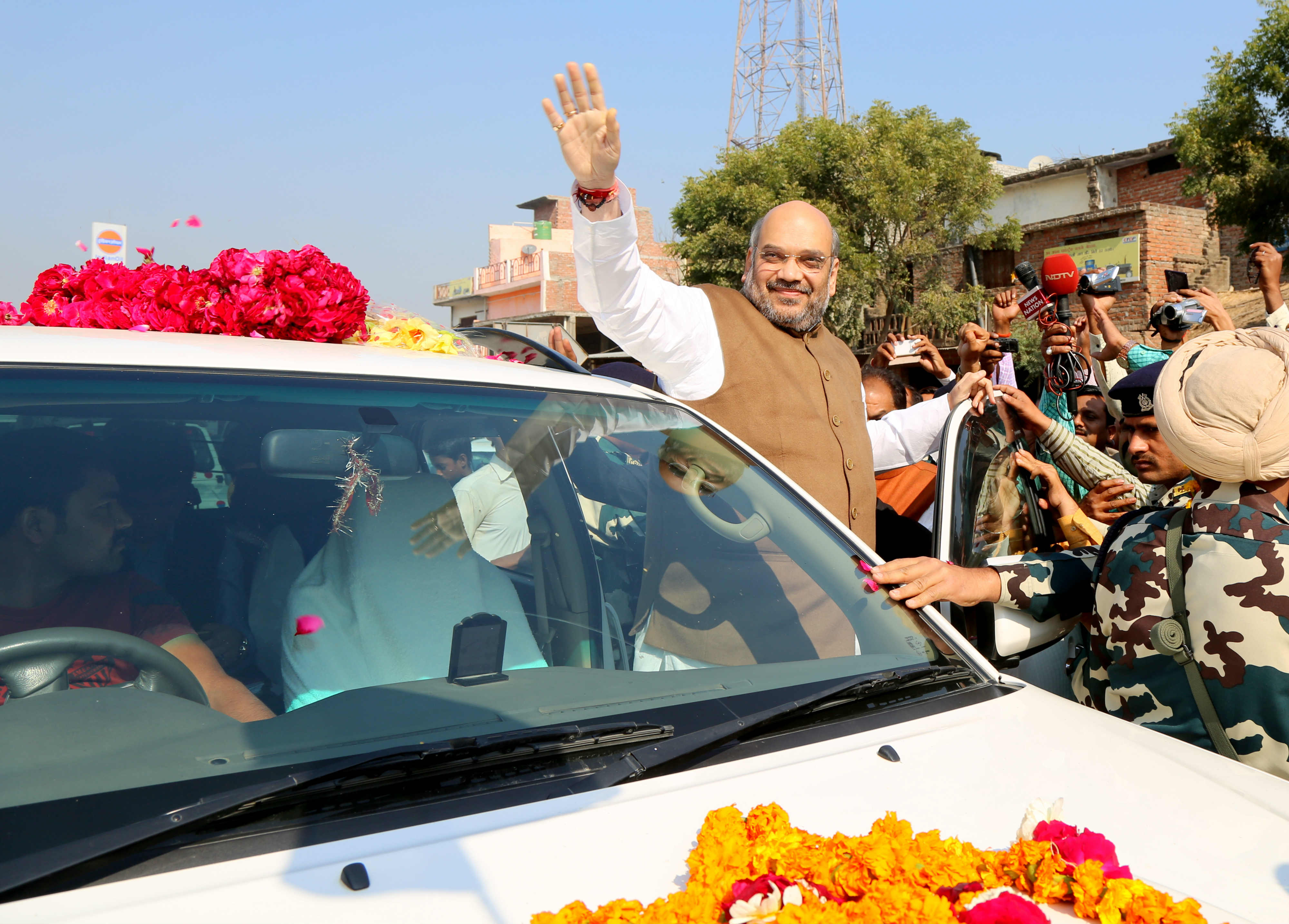 BJP National President, Shri Amit Shah unveiling Raja Suheldev's statue & addressing Shaurya Sammaan Sabha in Bahraich (UP) on February 24, 2016