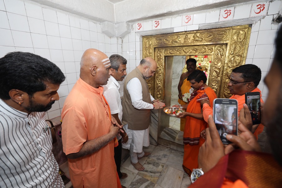  Photographs : BJP National President, Shri Amit Shah visited Balehonnur Mutt in Karnataka