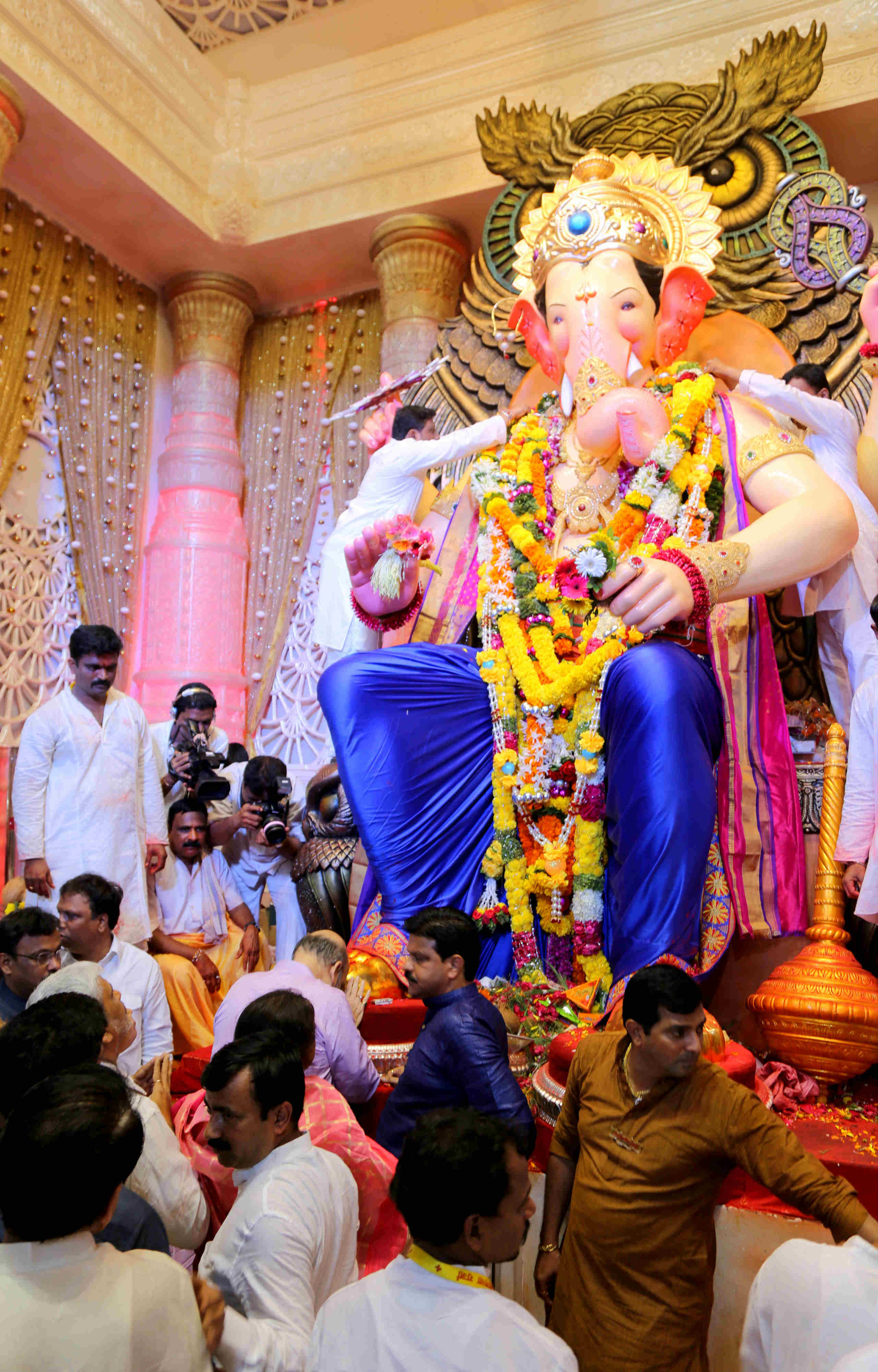 BJP National President, Shri Amit Shah visited Lal Baugh Che Raja Ganpati Mandal in Mumbai (Maharashtra) on September 07, 2016