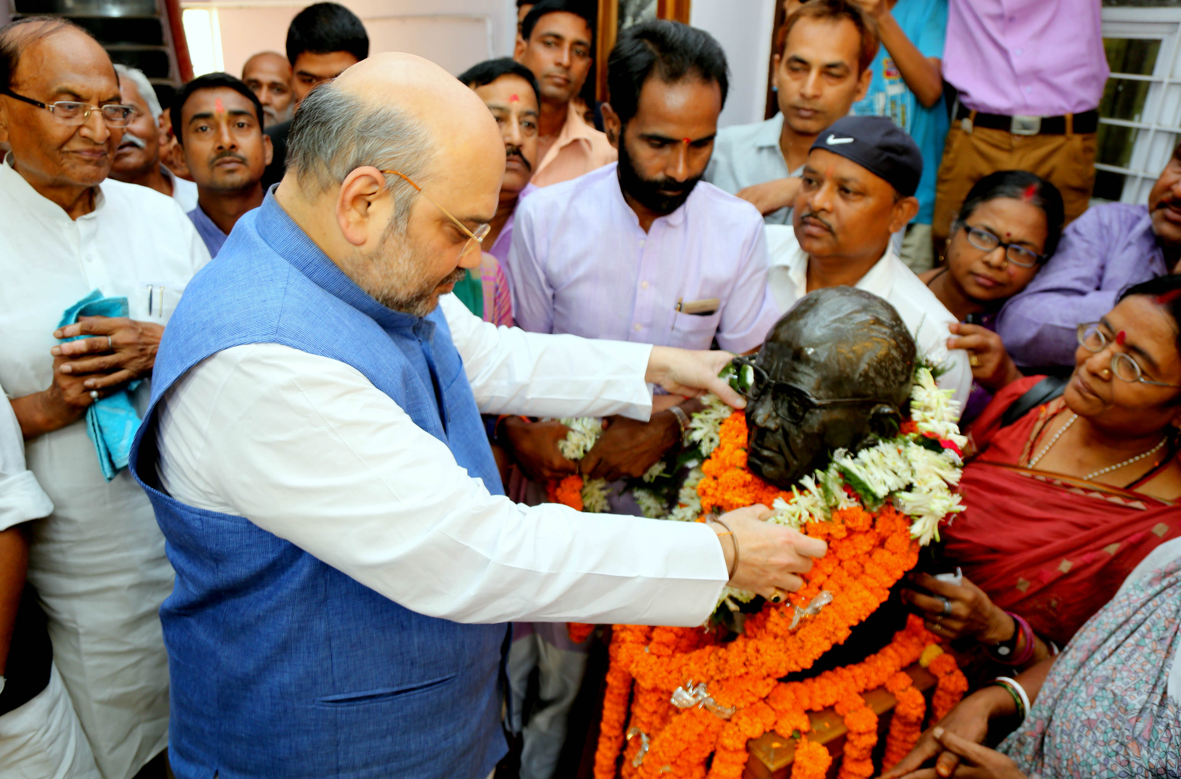 BJP National President, Shri Amit Shah visited Sitabdiara the Birth place of Loknayak Jai Prakash Narayan on his Birth Anniversary & paid floral tribute on October 11, 2015