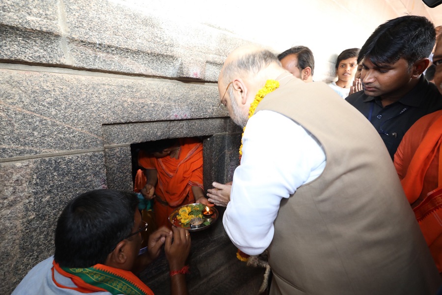 Photographs : BJP National President, Shri Amit Shah visited Sri Gavisiddewshara Math in Koppal (Karnataka).