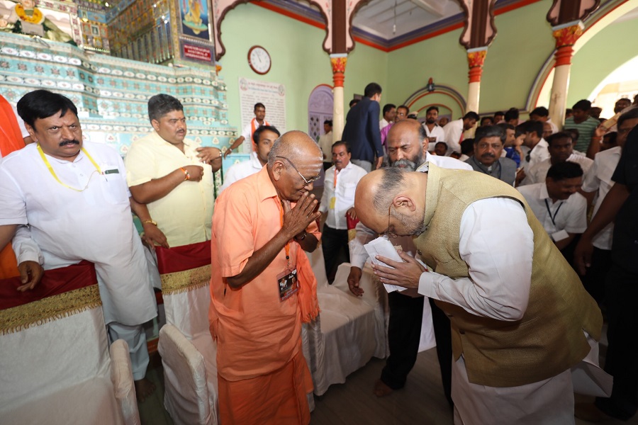  Photographs: BJP National President Shri Amit Shah visited Sri Siddhrudha Swamyli Math in Hubli, Karnataka.