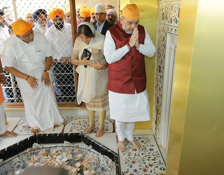  Photographs : BJP National President, Shri Amit Shah visited the Gurdwara Nanak Jhira Sahib in Bidar (Karnataka)