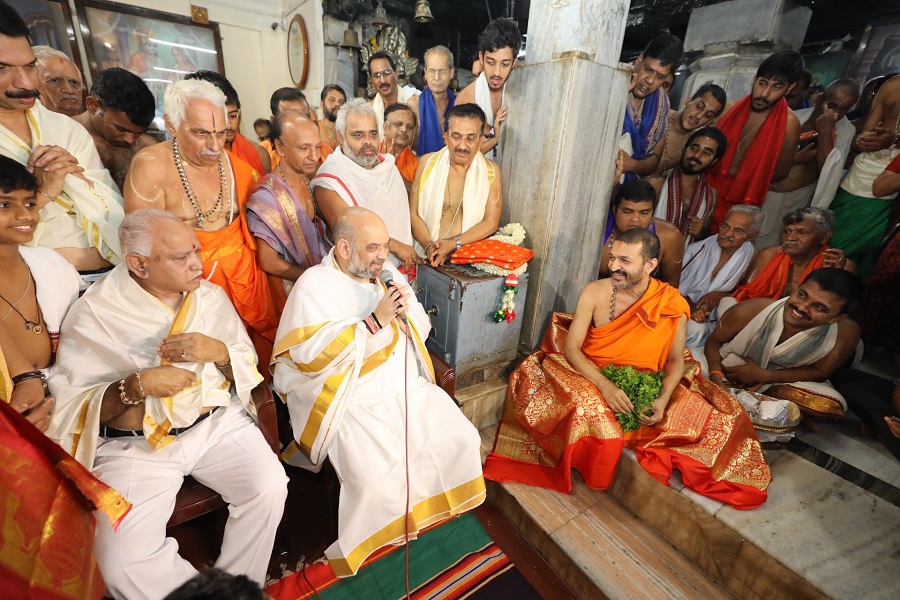 BJP National President, Shri Amit Shah visited the Udupi Sri Krishna Matha in Udupi (Karnataka)