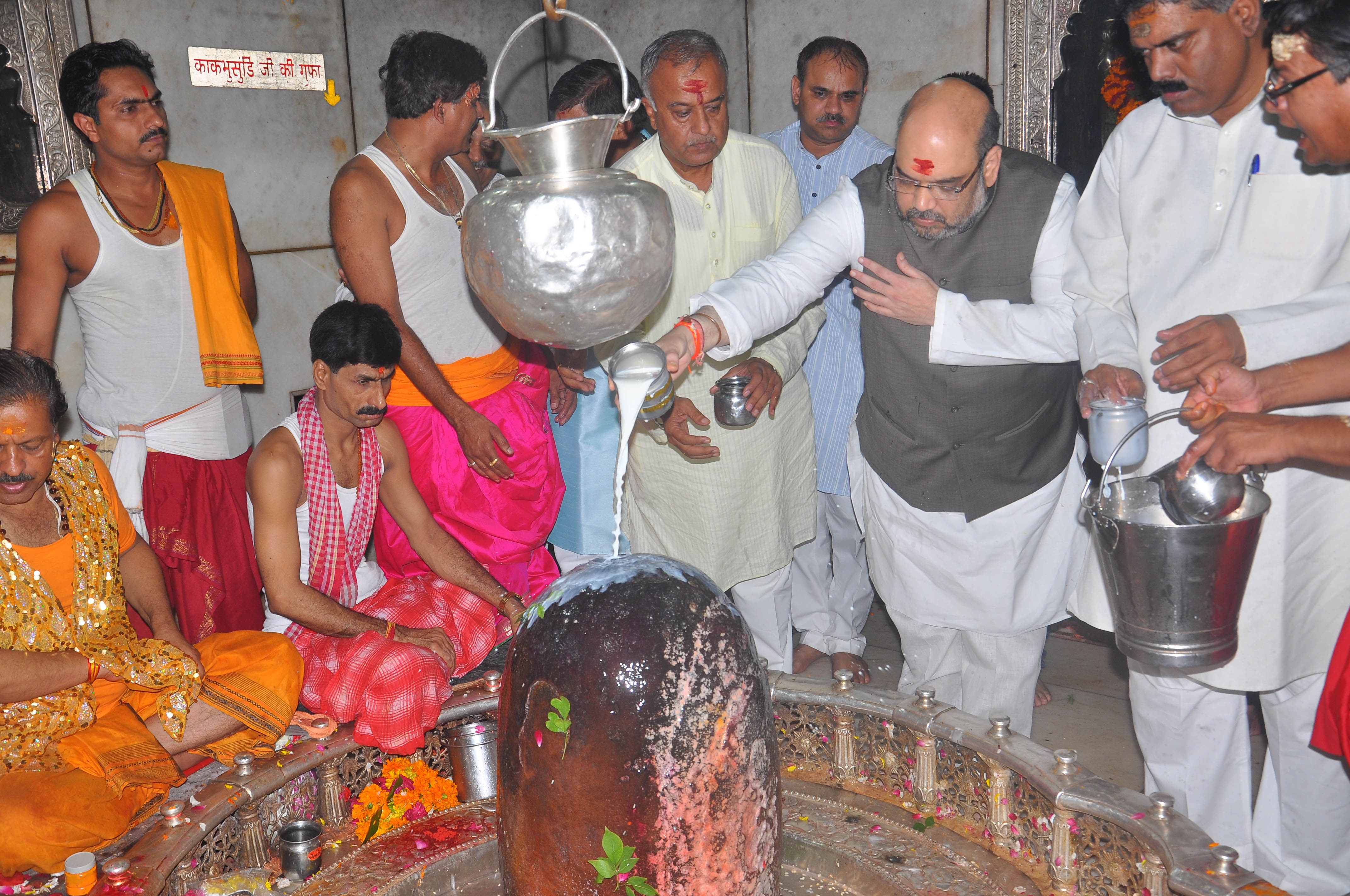 BJP National President, Shri Amit Shah worshiping Bhagwan Mahakaleshwar at Ujjain (Madhya Pradesh) on September 13, 2014