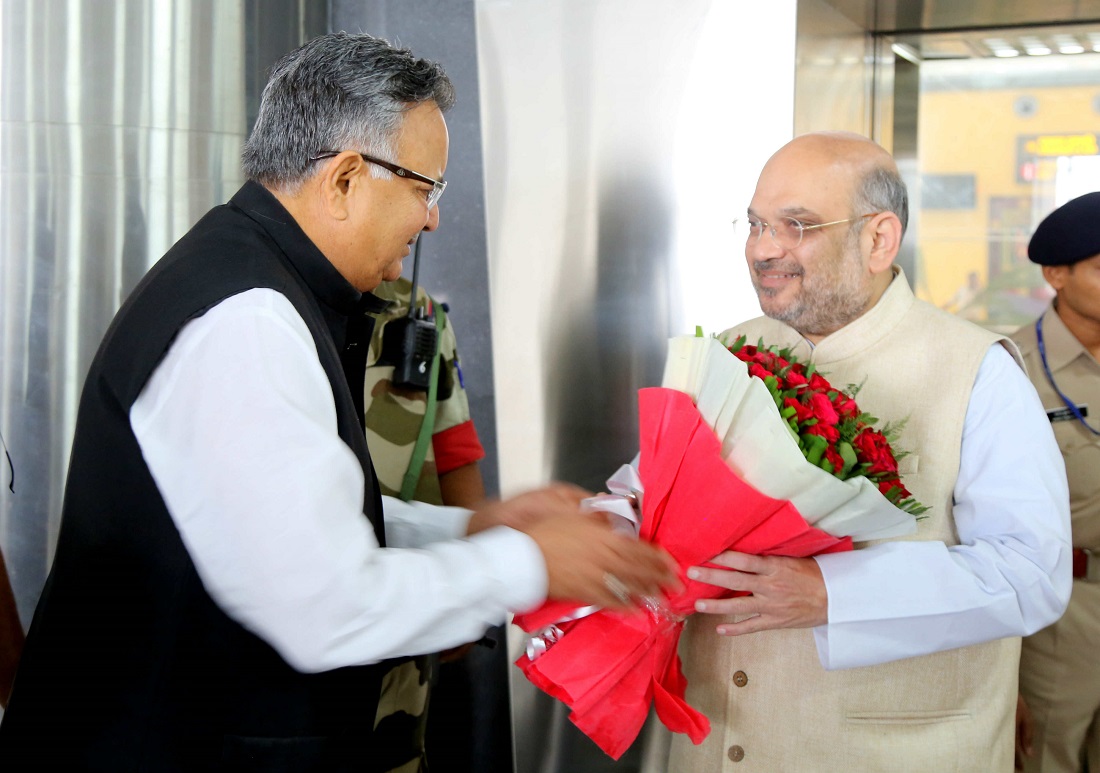 BJP National President Shri Amit Shah's grand reception on his arrival at Raipur Airport, Chhattisgarh on 8 June 2017