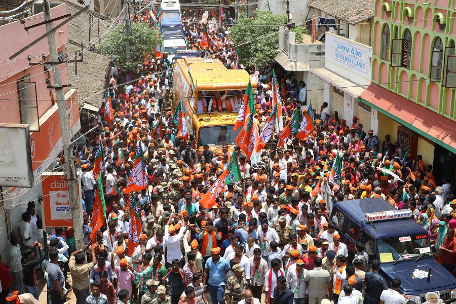 Photographs : BJP National President, Shri Amit Shah’s road show in Davananagere (Karnataka)