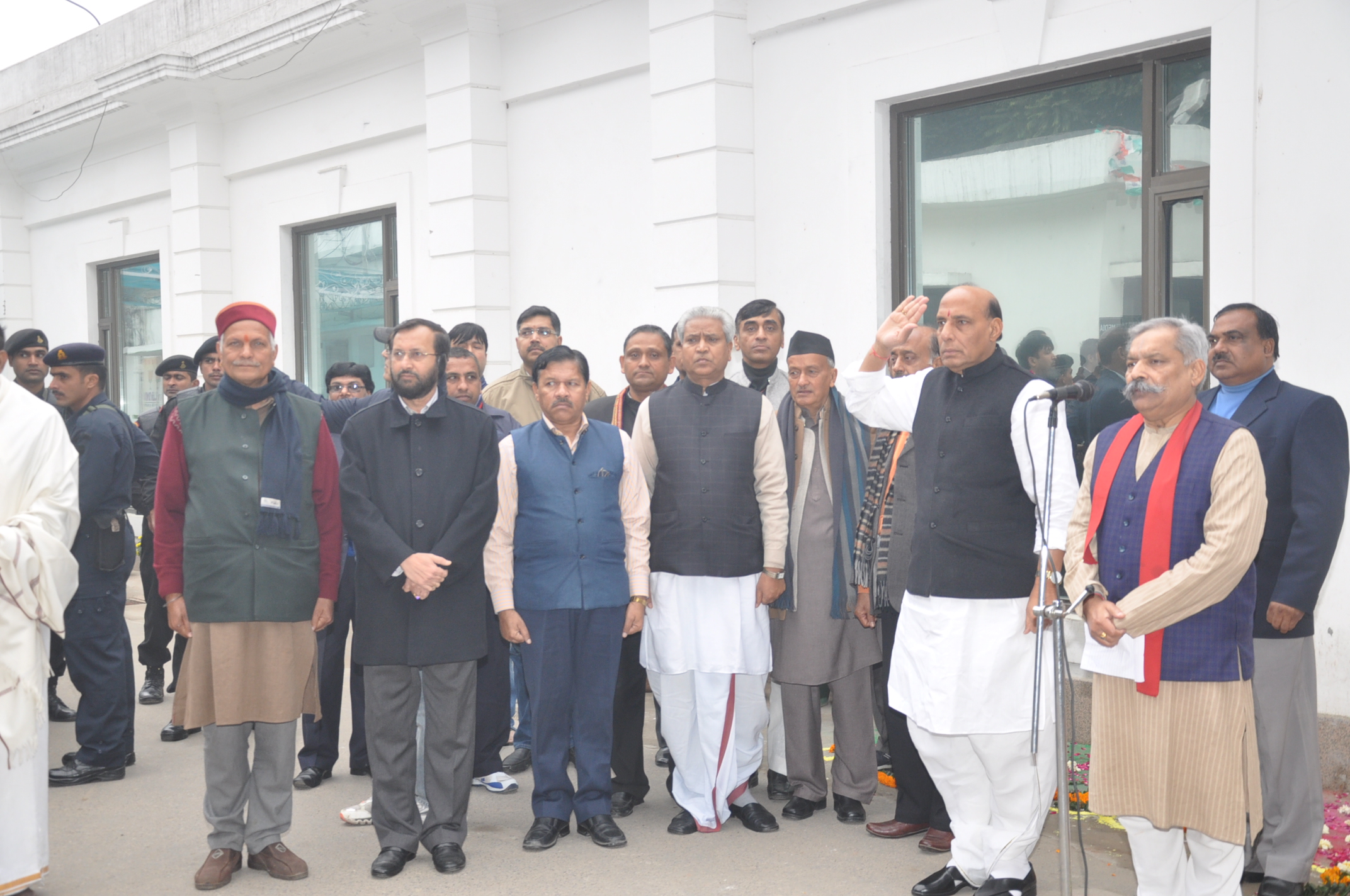 BJP National President, Shri Rajnath Singh hoisting the National Flag at 11, Ashoka Road, New Delhi on 26 January, 2014