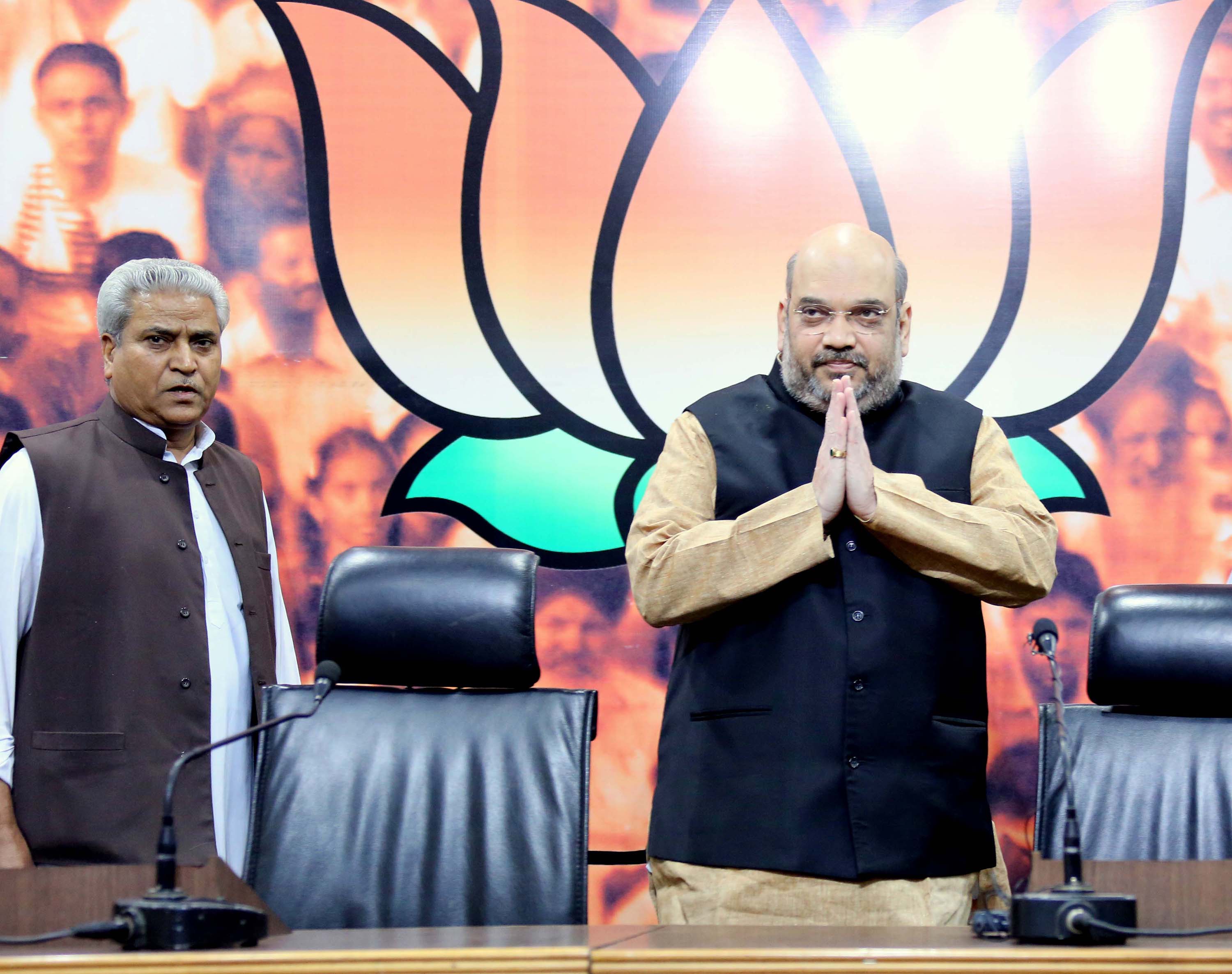 BJP National General Secretary (Org) Shri Ramlal ji launching BJP National President, Shri Amit Shah ji's official website at 11, Ashoka Road