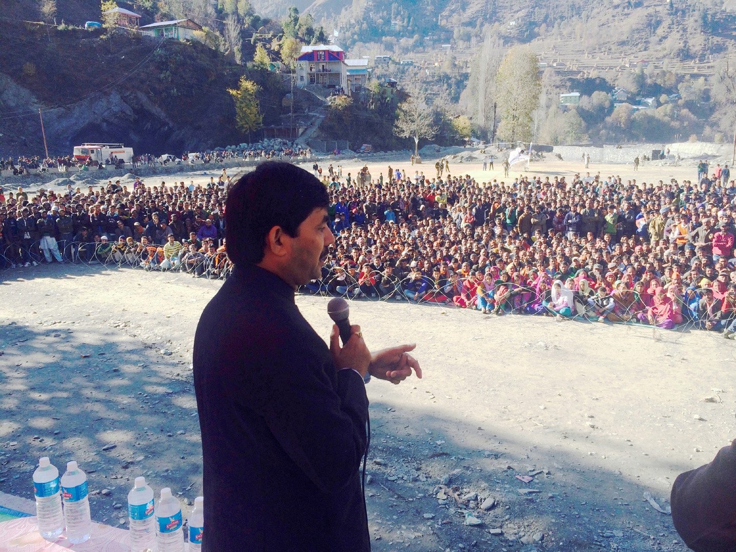 BJP National Spokesperson, Syed Shahnawaz Hussain addressing a public meeting at Jammu & Kashmir on November 18, 2014