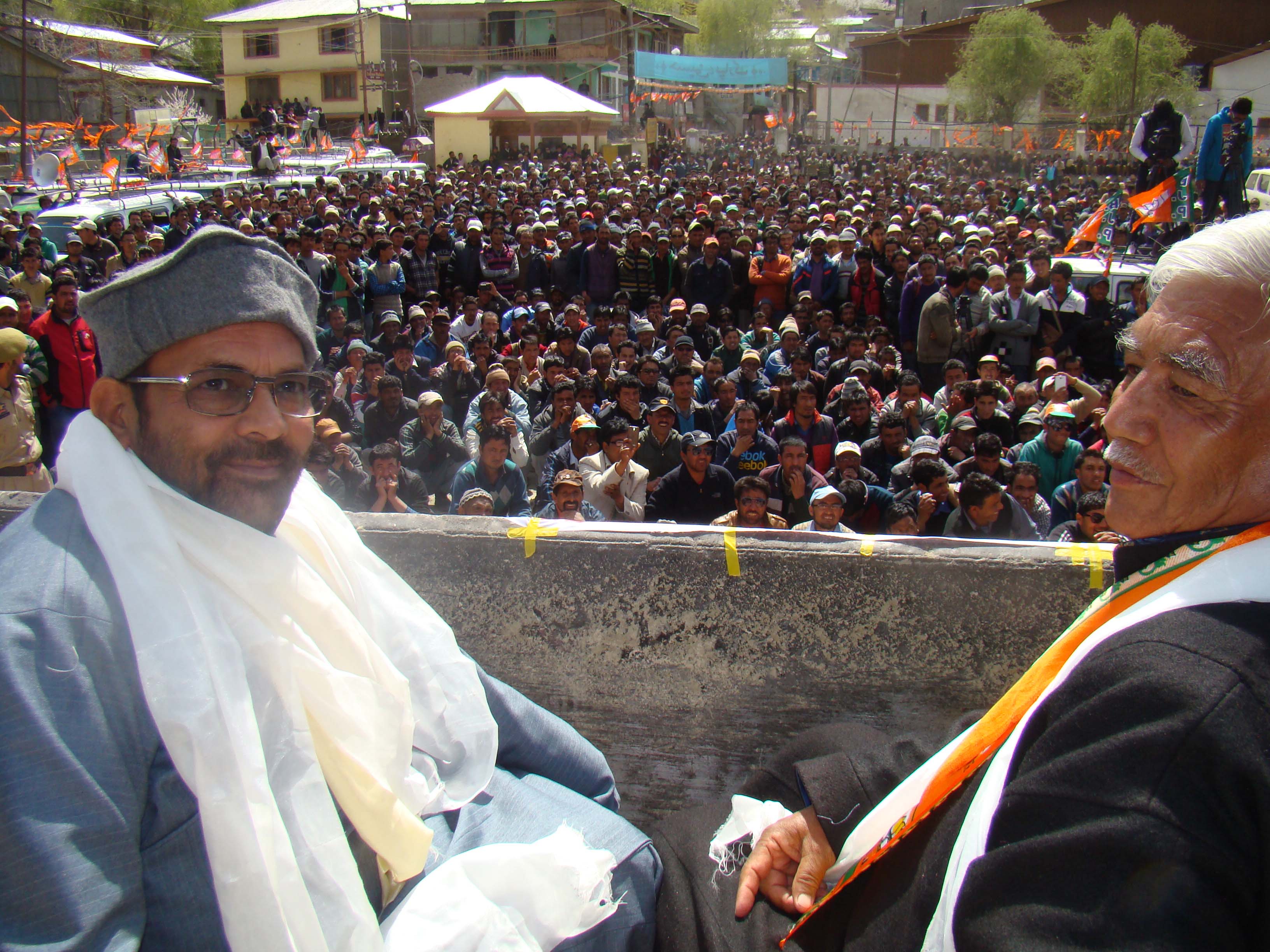 BJP National Vice President Shri Mukhtar Abbas Naqvi addressing a massive public meeting at Kargil and Drass (J&K) on May 01, 2014