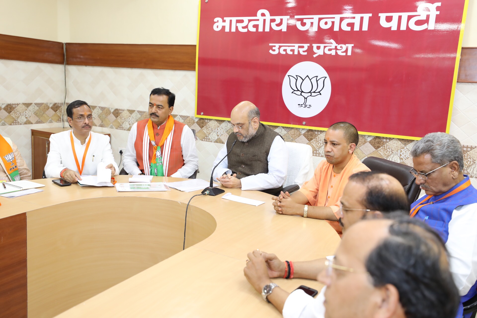 BJP President, Shri Amit Shah chaired a meeting with Ministers of U.P. Government at State BJP Office, Lucknow (Uttar Pradesh) on 29 July 2017