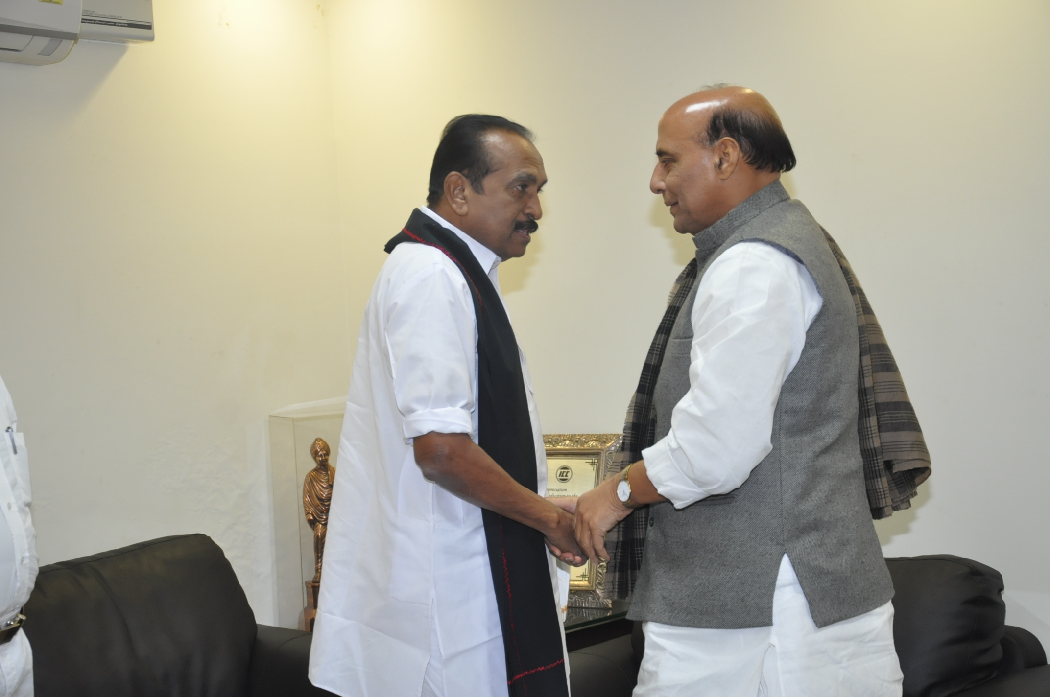 BJP President, Shri Rajnath Singhji's meeting with a delegation led by MDMK leader Mr. Vaiko at his residence 38, Ashoka Road, New Delhi on January 30, 2014