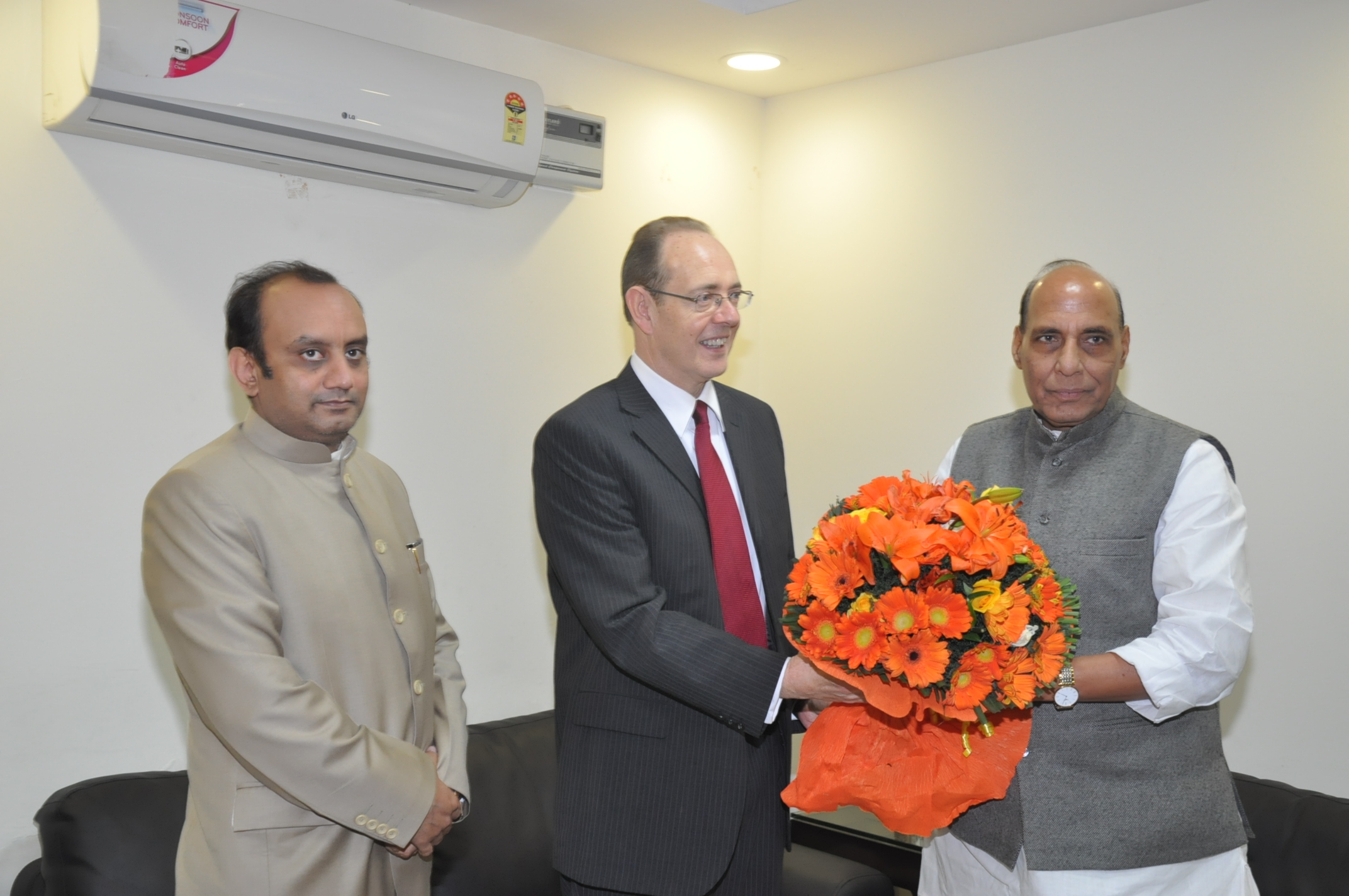 BJP President, Shri Rajnath Singhji's meeting with British High Commissioner, Mr. James Bevan at his residence 38, Ashoka Road, New Delhi on January 30, 2014