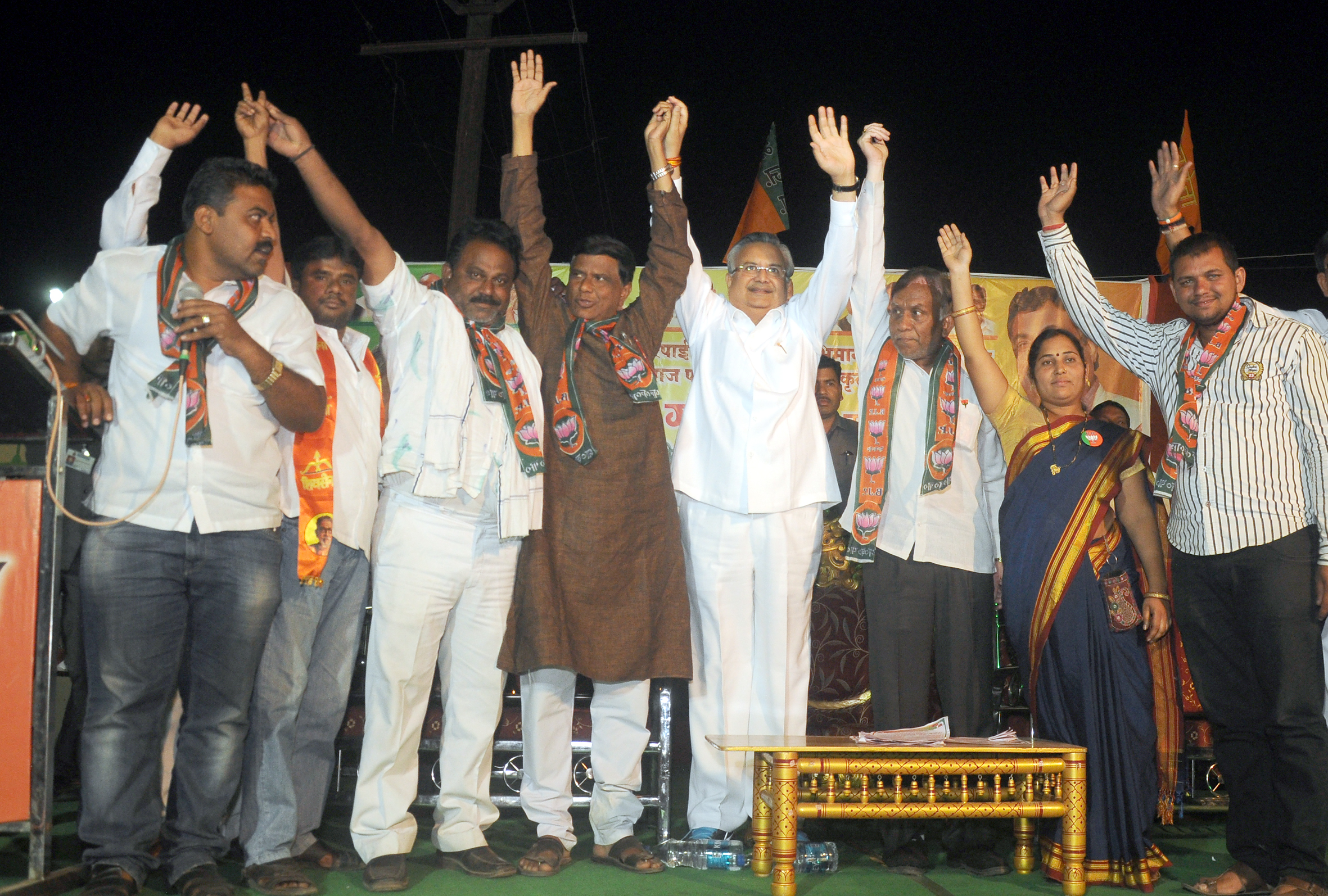 Chhattisgarh Chief Minister, Shri Raman Sing addressing a public meeting in Election Campaign at Nagpur, Maharashtra on April 5, 2014