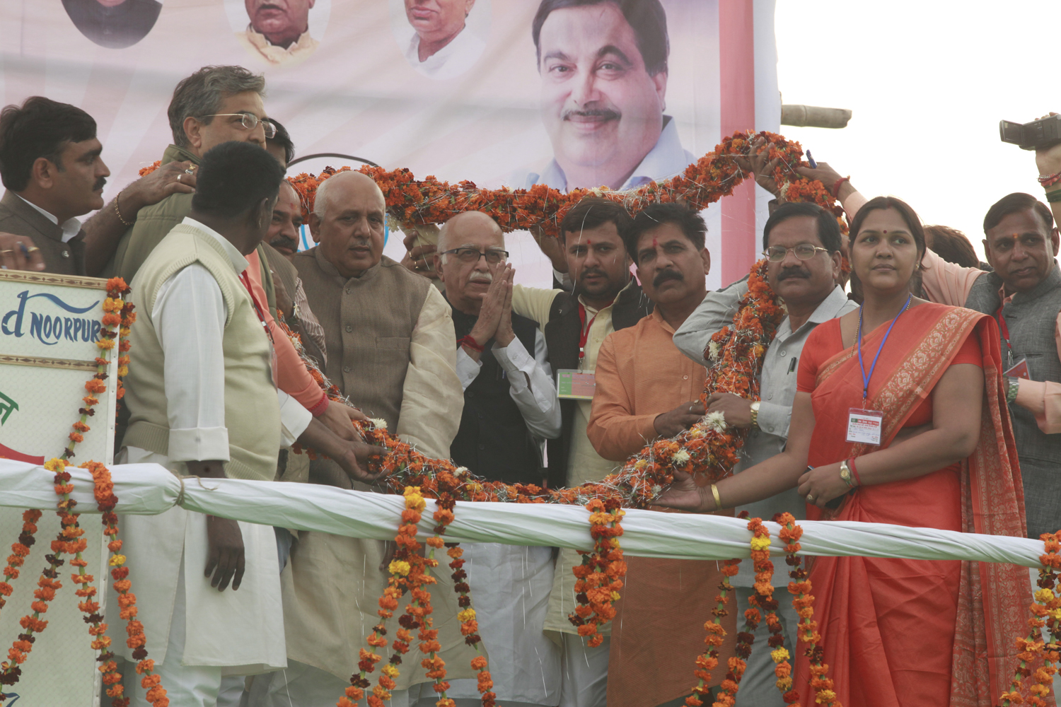 Shri L.K. Advani during Jan Chetna Yatra at Dhampur (Uttar Pradesh) on November 18, 2011