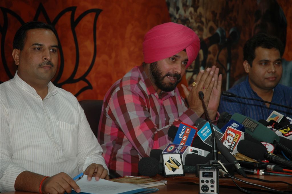 Sh. Navjot Singh Siddhu, Captain Abhimanyu and Sh. Shrikant Sharma during the press conference on July 15, 2010