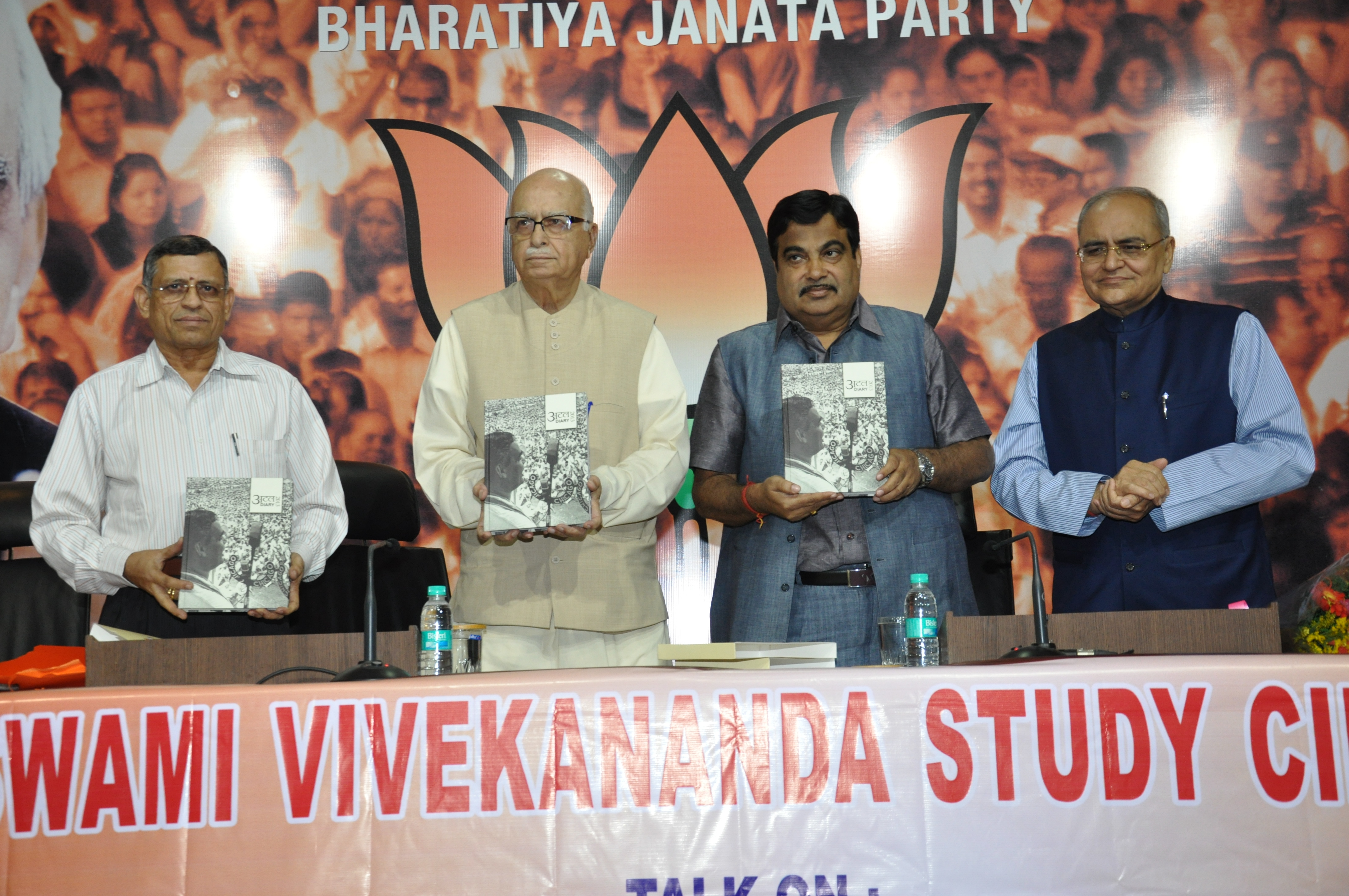 Shri L.K. Advani, Shri Nitin Gadkari and Shri S. Gurumurthy while speaking on "Globalization and Indian Society" org by Swami Vivekananda Study Circle at 11 Ashok Road on October 20, 2012