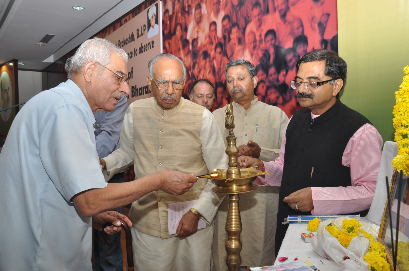 Shri Tarun Vijay addressing at The Accession Day of JandK with Bharat report at 11, Ashoka Road, on October 30, 2011