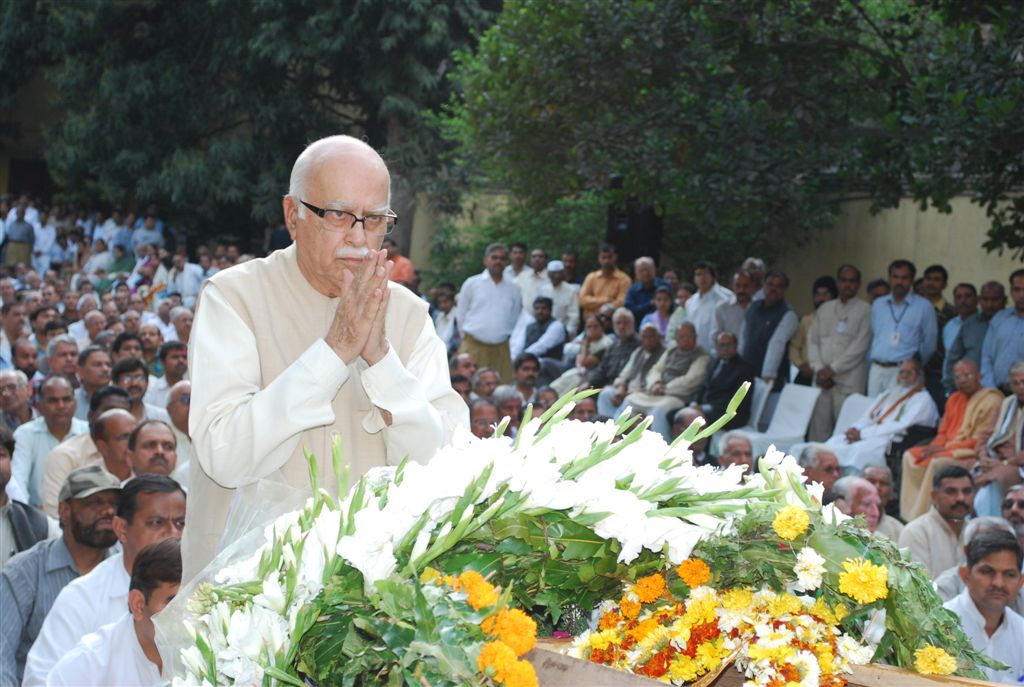 BJP senior leaders giving homage to Late Shri Nanaji Deshmukh at RSS Office, Jhandewalan, Delhi on February 28, 2010