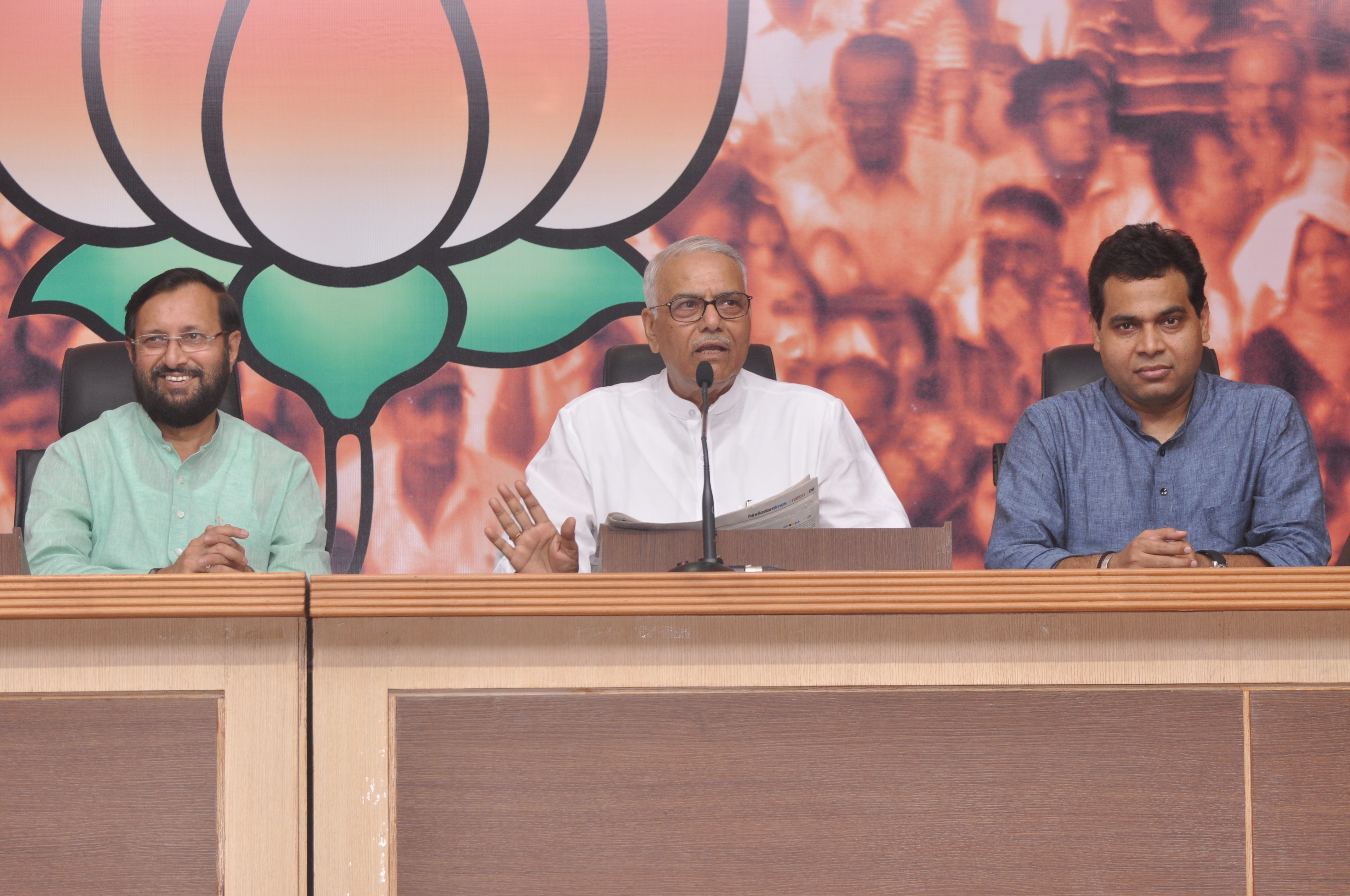 Shri Yashwant Sinha addressing a press conference at 11, Ashoka Road, New Delhi on July 6, 2012