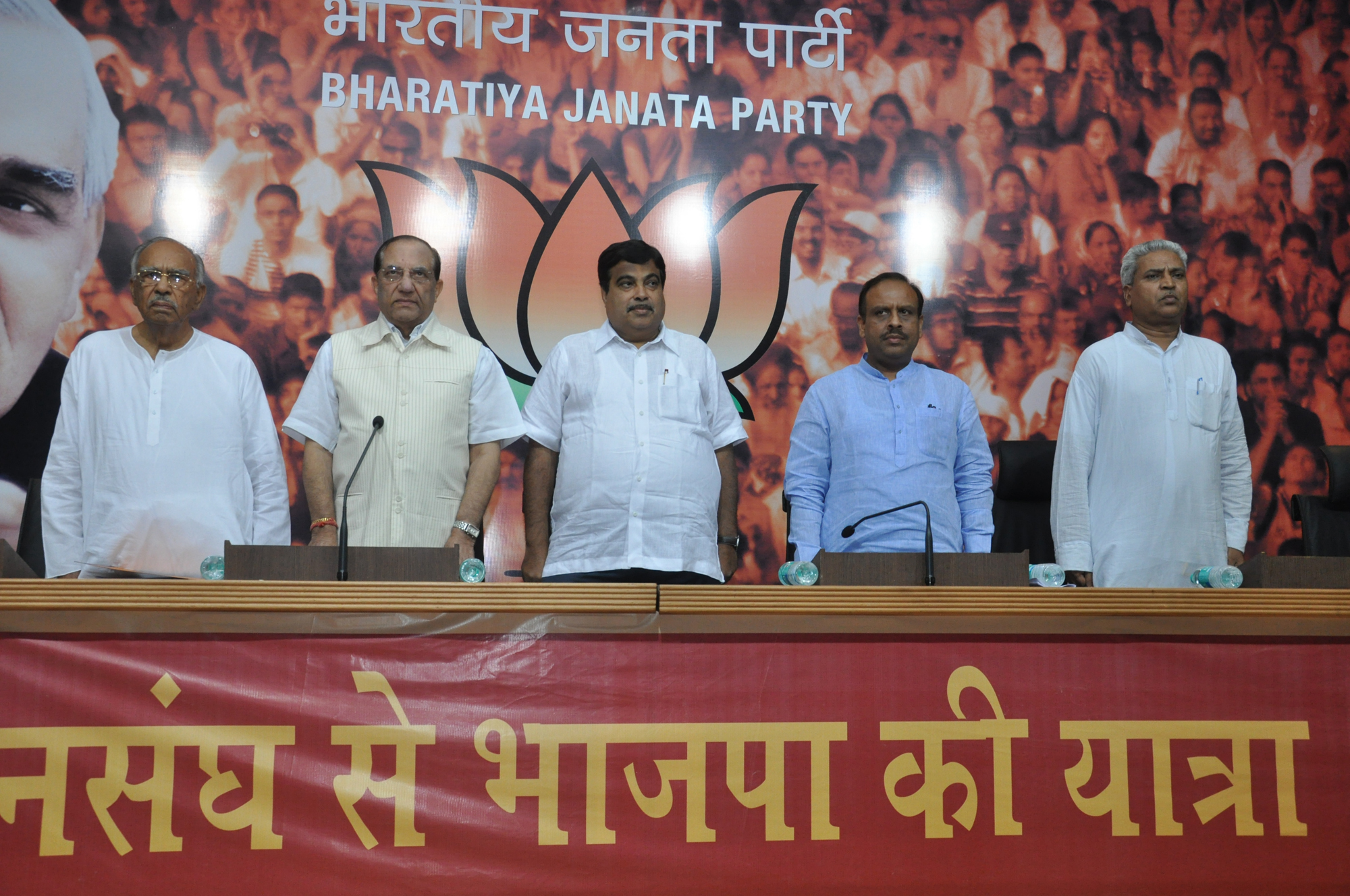 BJP National President Shri Nitin Gadkari addressing on the occasion of Jansangh Sthapana Diwas (60yrs) organised by BJP Delhi at 11, Ashoka Road on October 21, 2011