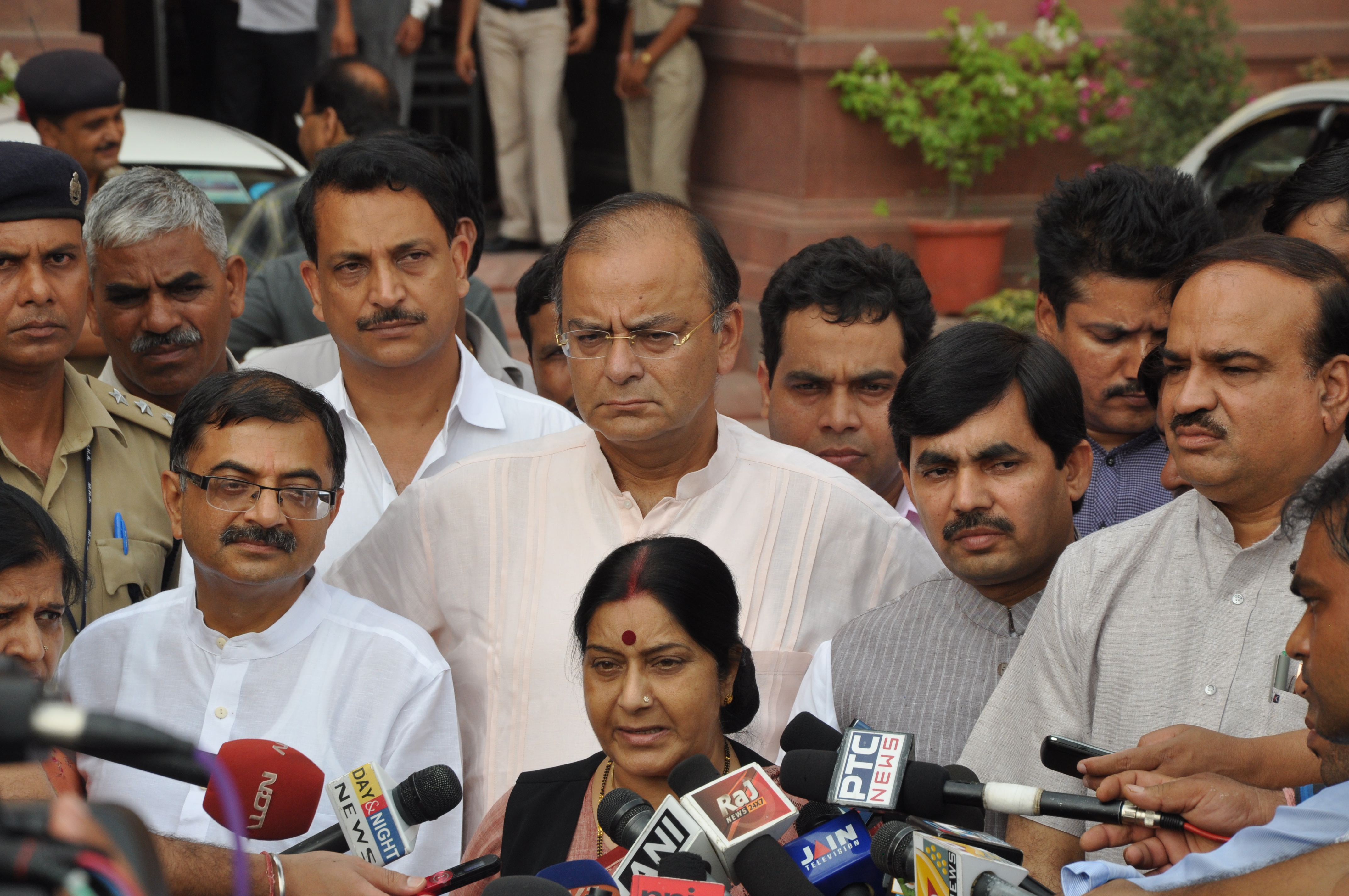 Leader of Opposition Lok Sabha, Smt Sushma Swaraj and Leader of Opposition Rajya Sabha, Shri Arun Jaitley submitted Memorandum to Shri P. Chidambaram on Amarnath Yatra on July 24, 2012