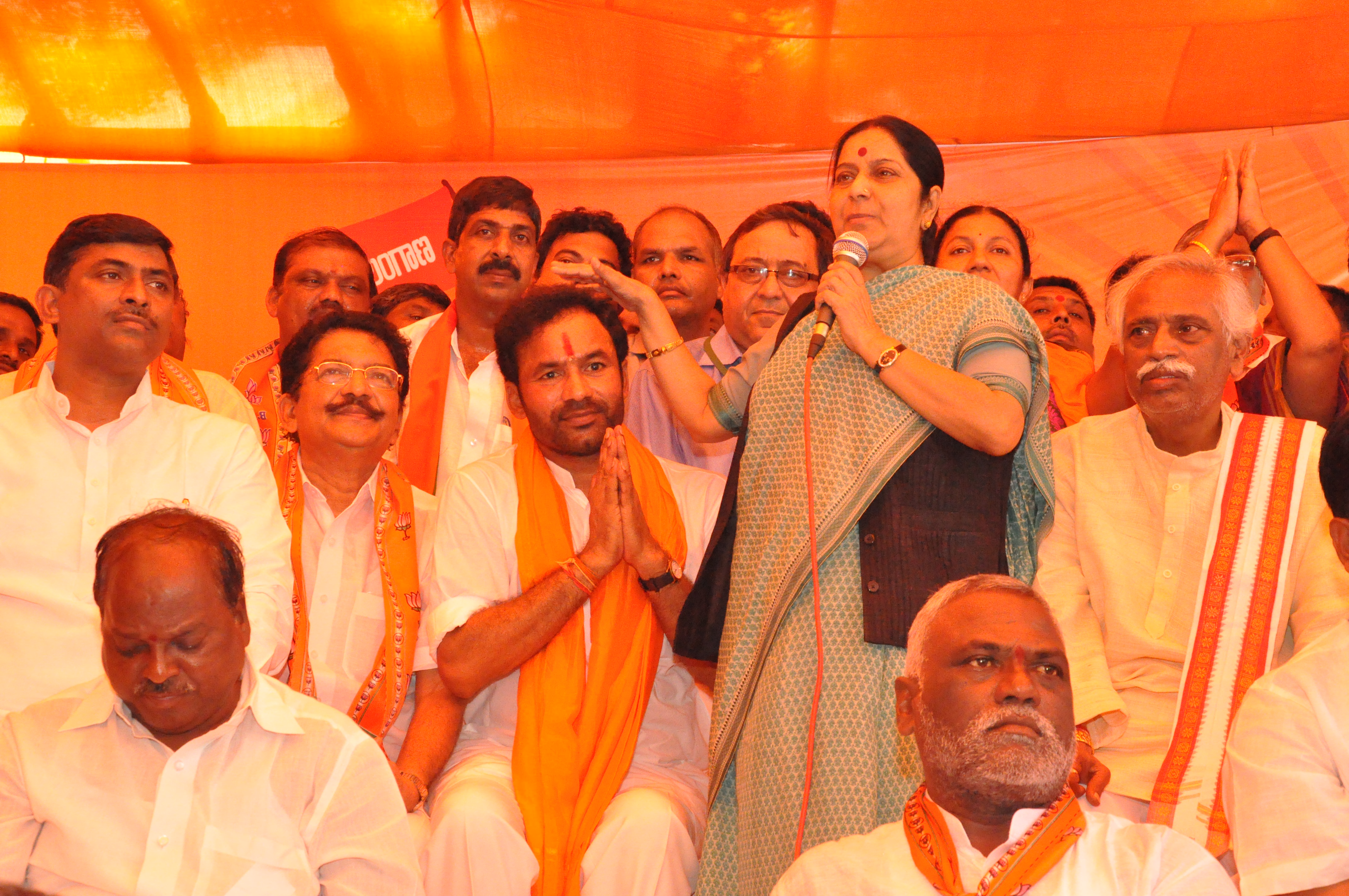 Leader of Opposition, Lok Sabha, Smt Sushma Swaraj addressing BJP protest on Telangana issue at Jantar Mantar, New Delhi on September 05, 2012