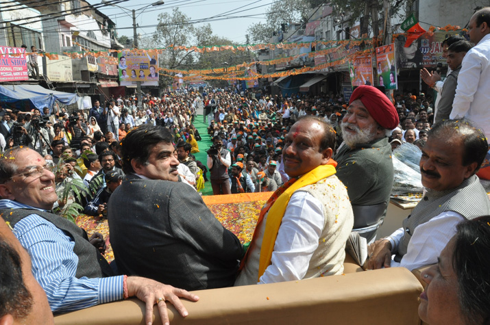 BJP President, Shri Nitin Gadkari at public meeting during JAN SANGHARSH YATRA at Ramesh Nagar, Police Beat Box, Sabzi Market, New Delhi on February 23, 2012