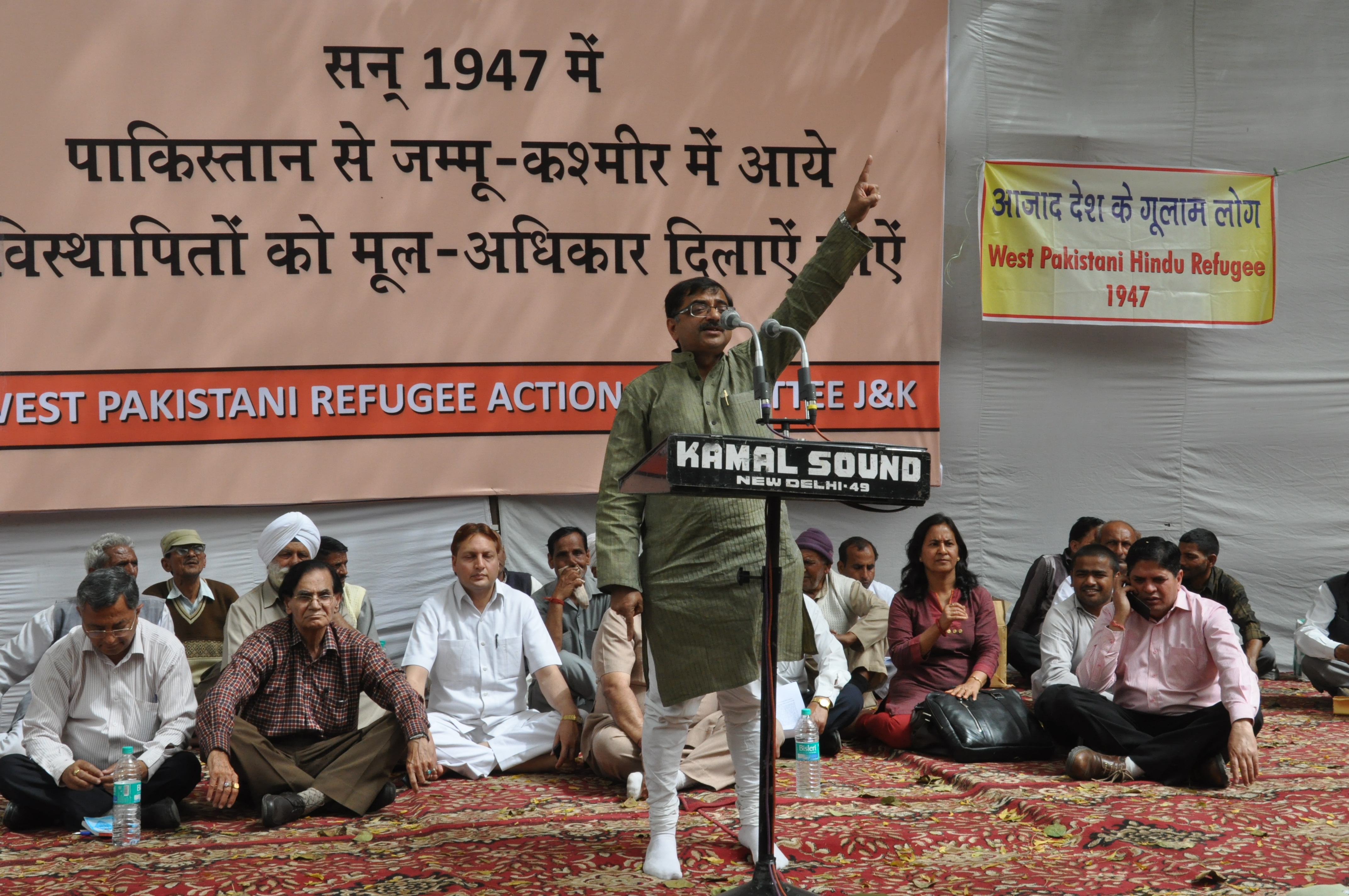 Shri Tarun Vijay addressing west Pakistan refugee at 2 days portest demanding their citizenship rights in JandK at Jantar Mantar on March 20, 2012