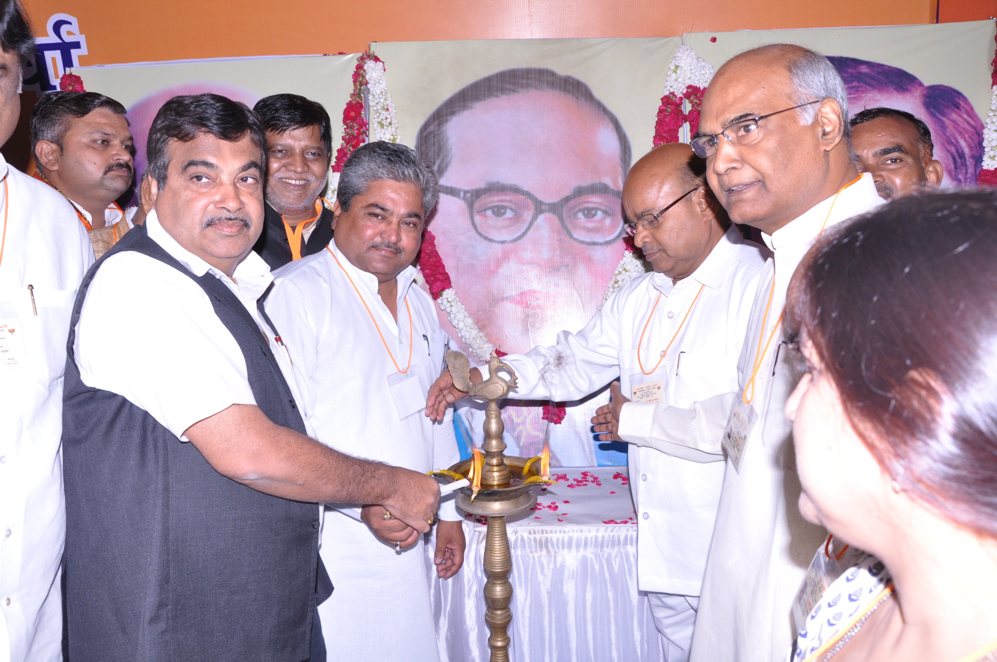 BJP President, Shri Nitin Gadkari inaugurating BJP SC Morcha Office Bearers "Akhil Bharatiya Sammelan" at Talkatora Indoor Stadium on September 17, 2012