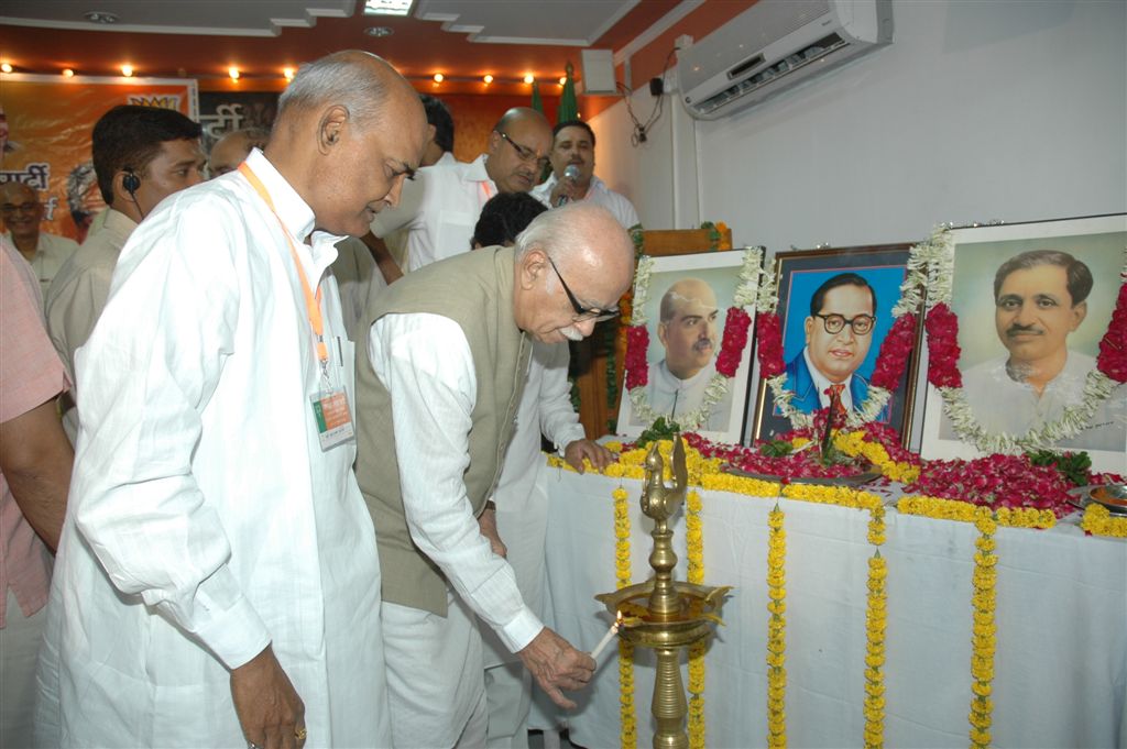 Shri L.K. Advani, Leader of the Opposition on the inauguration of BJP SC Morcha National Executive Meeting on July 18, 2009