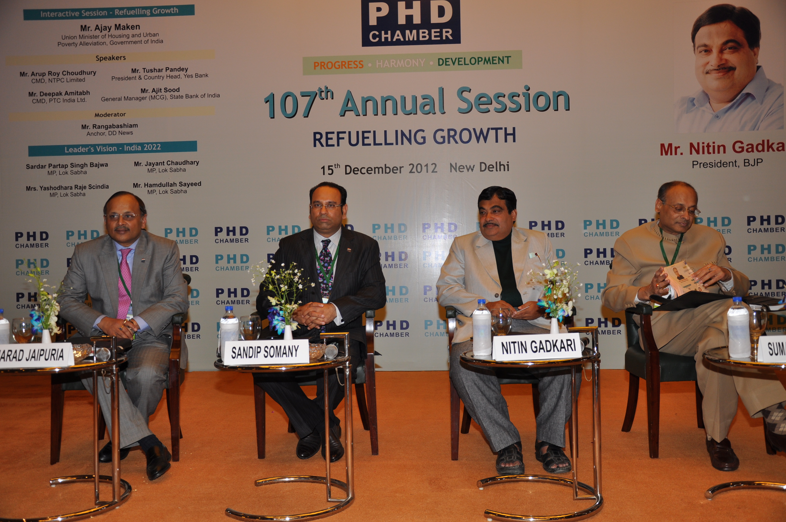 BJP President, Shri Nitin Gadkari addressing CM's conclave annual session organised by PHD Chamber at Hotel Le Meridien on December 15, 2012