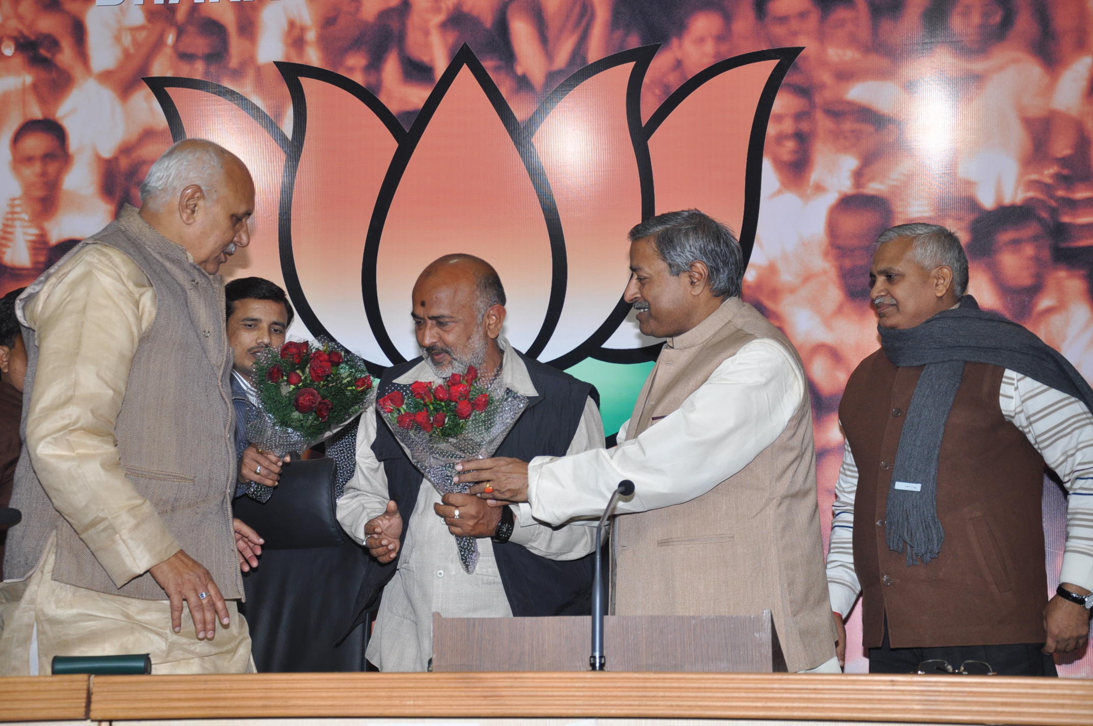 Shri Babu Singh Kushwaha and Shri Badsha Singh joining BJP in presence of BJP National Vice President, Shri Vinay Katiyar at 11, Ashoka Road, New Delhi on January 03, 2012