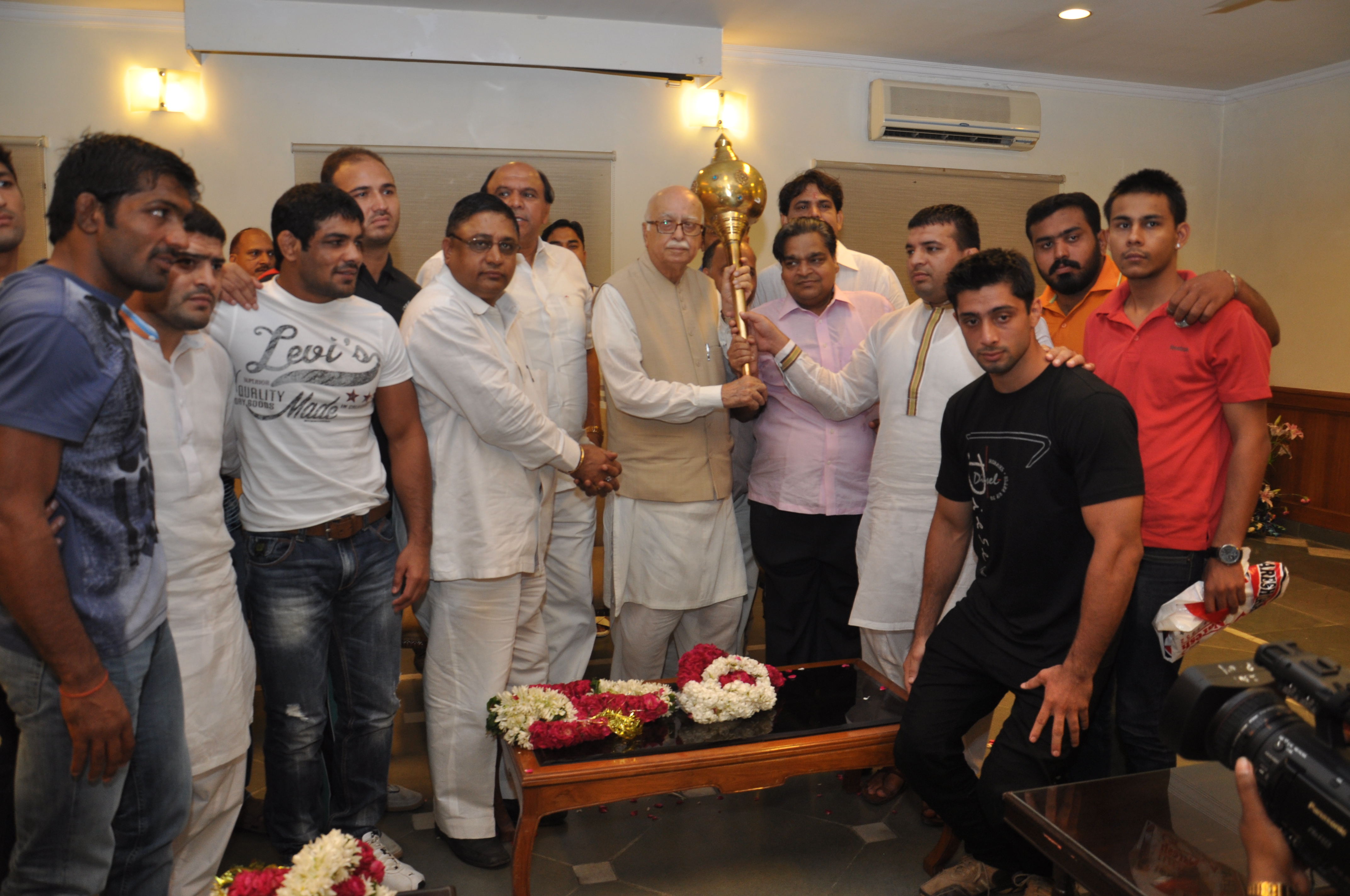 Shri L.K. Advaniji with Indian wrestler, Shri Satpal Singh, Shri Sushil Kumar, Shri Yogeshwar Dutt and Pakistani wrestler, Mohd. Umar, Shahid Bhatt at 30, Prithviraj Road, New Delhi on September 10, 2012