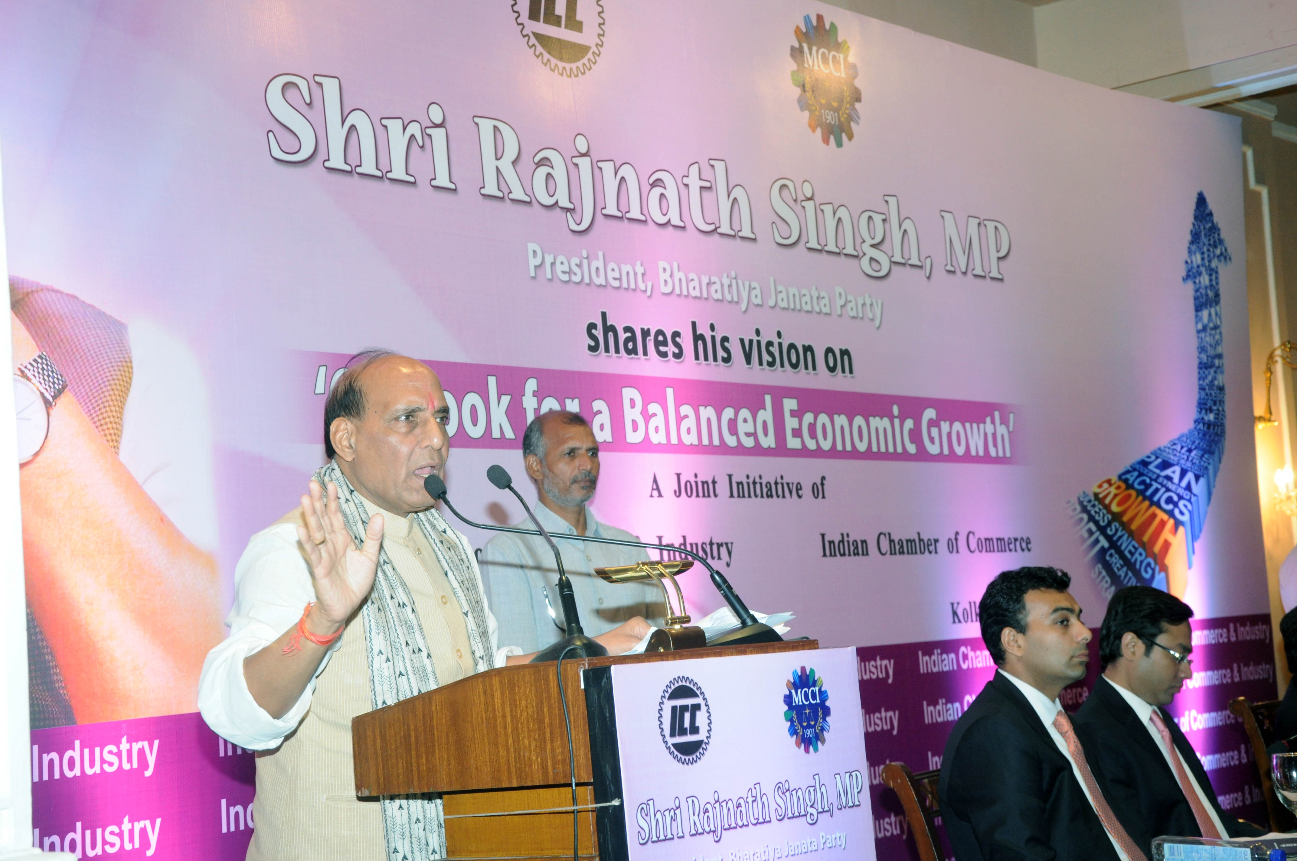 BJP President Shri Rajnath Singh addressing the MCC Chambers of Commerce and Industry in Kolkata (West Bengal) on September 30, 2013