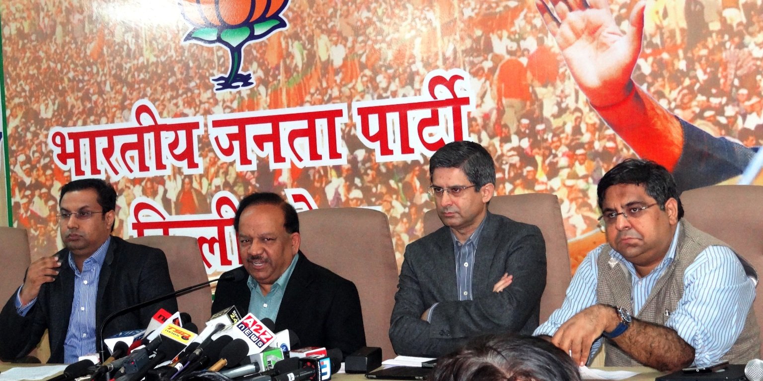 Dr. Harsh Vardhan addressing Press Conference regarding raises 14 questions to Aam Aadmi Party at 14 Pt. Marg, New Delhi on December 18, 2013