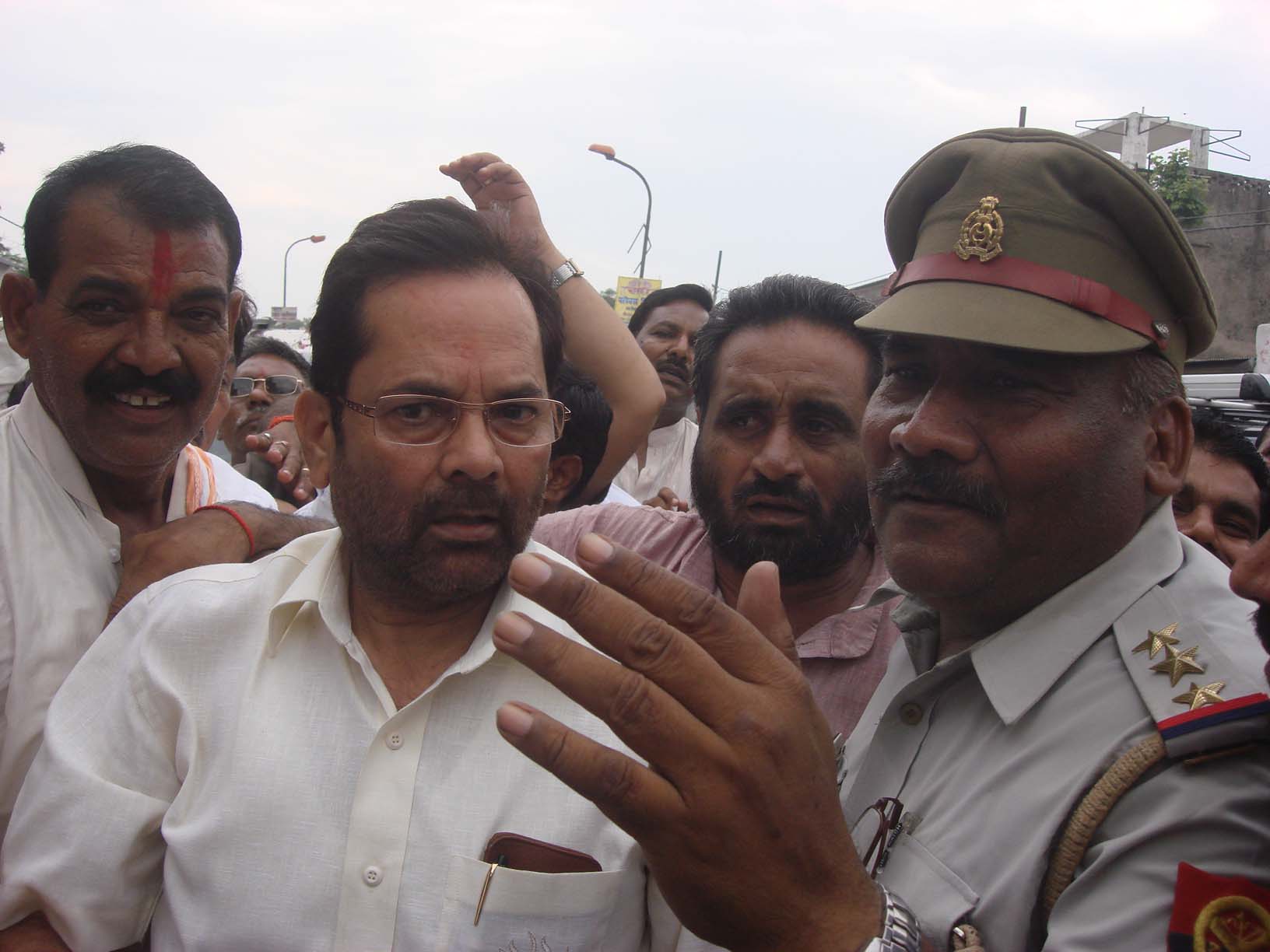 BJP Vice President, Shri Mukhtar Abbas Naqvi arrested while going on the way to Mainather, Moradabad Rampur Border Uttar Pradesh on July 7, 2011