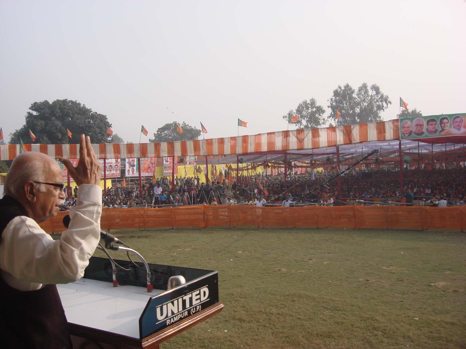 Shri L.K. Advani addressing a public meeting during Jan Chetna Yatra at Rampur (Uttar Pradesh) on November 19, 2011