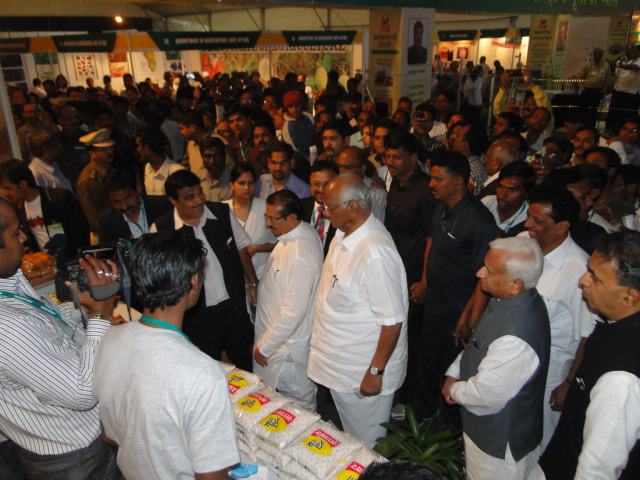 An Agricultural Exhibition "Agrovision-2013"- organised under the guidance of Former BJP President, Shri Nitin Gadkari visited by Union Agriculture Minister Shri Sharad Pawar at Nagpur on January 27, 2013