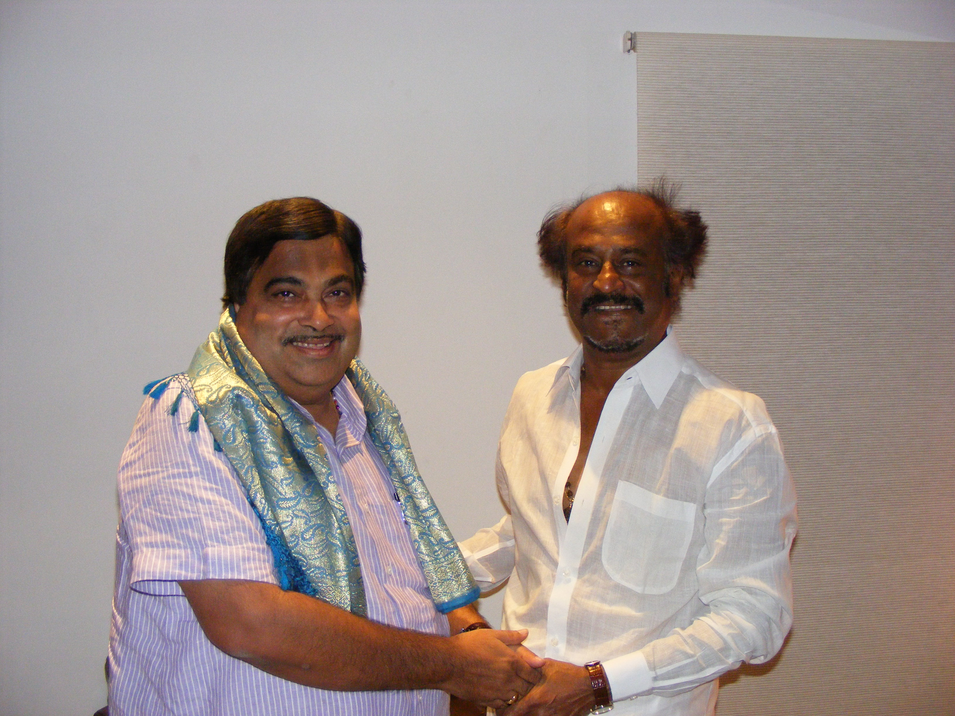 BJP National President, Shri Nitin Gadkari meeting with Super Star Rajnikant at his residence in Chennai (Tamilnadu) on April 08, 2011