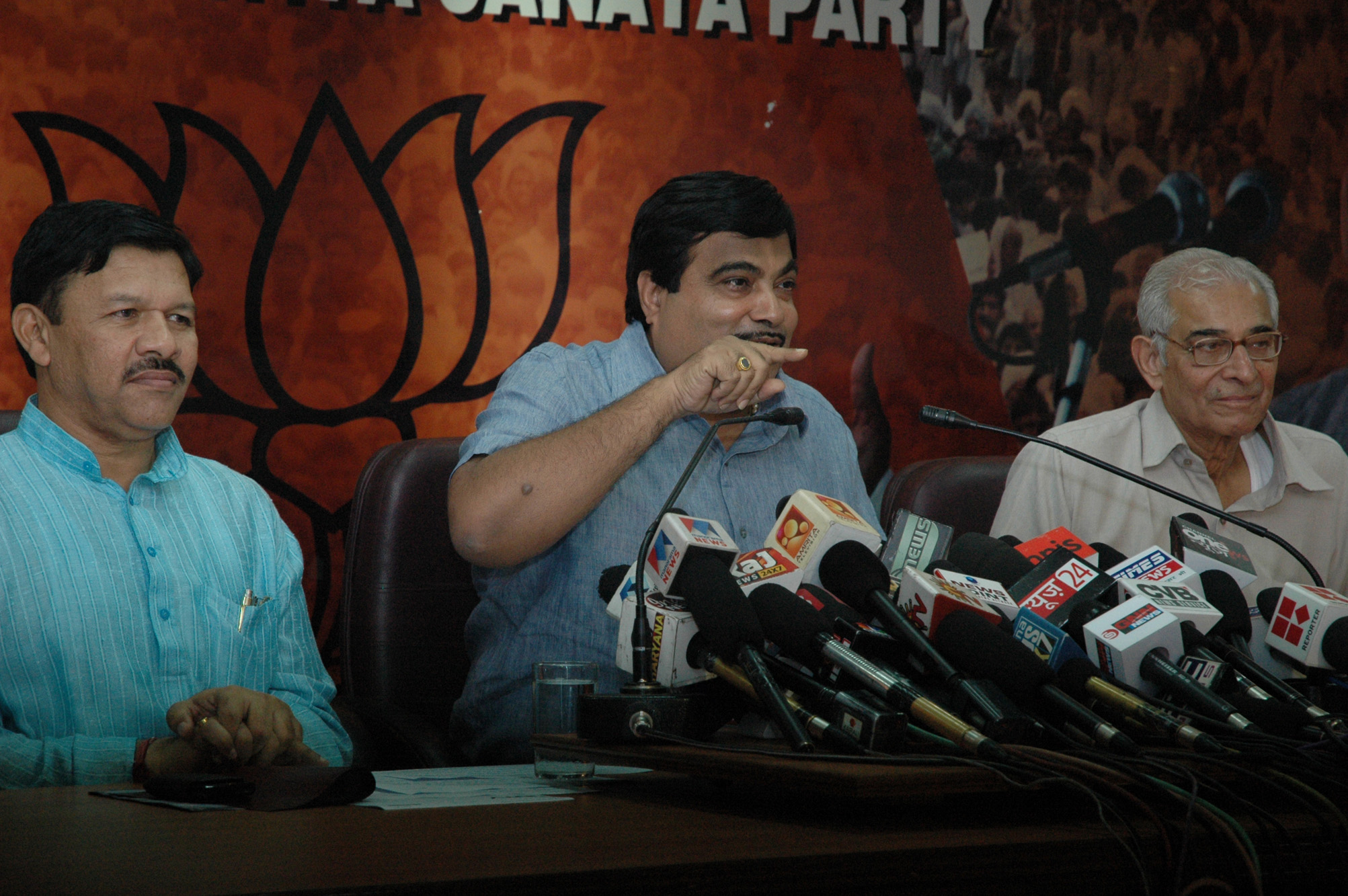 BJP President, Shri Nitin Gadkari address the press conference at 11, Ashoka Road, New Delhi on June 29, 2011